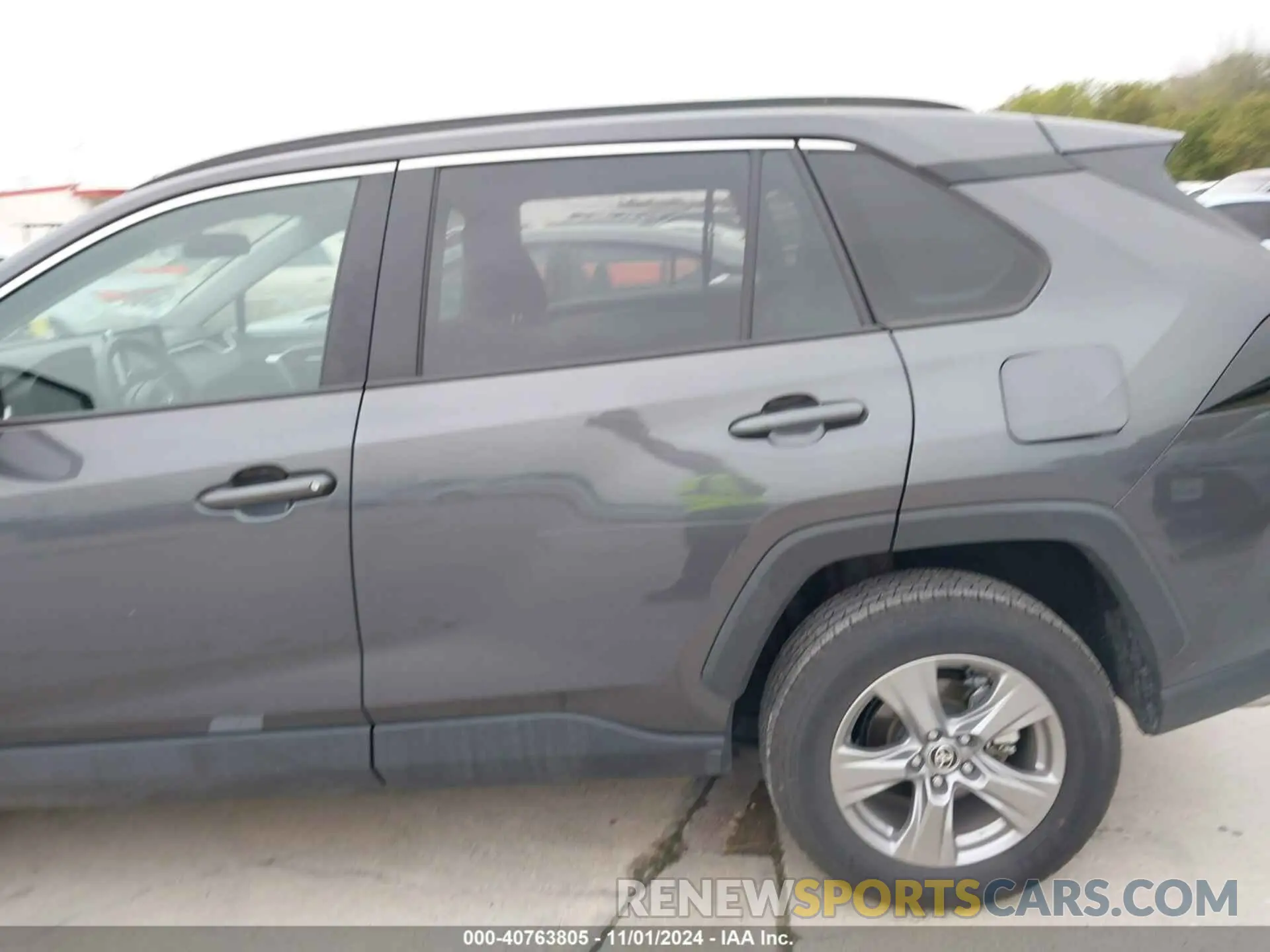 14 Photograph of a damaged car 2T3W1RFV9RW334499 TOYOTA RAV4 2024
