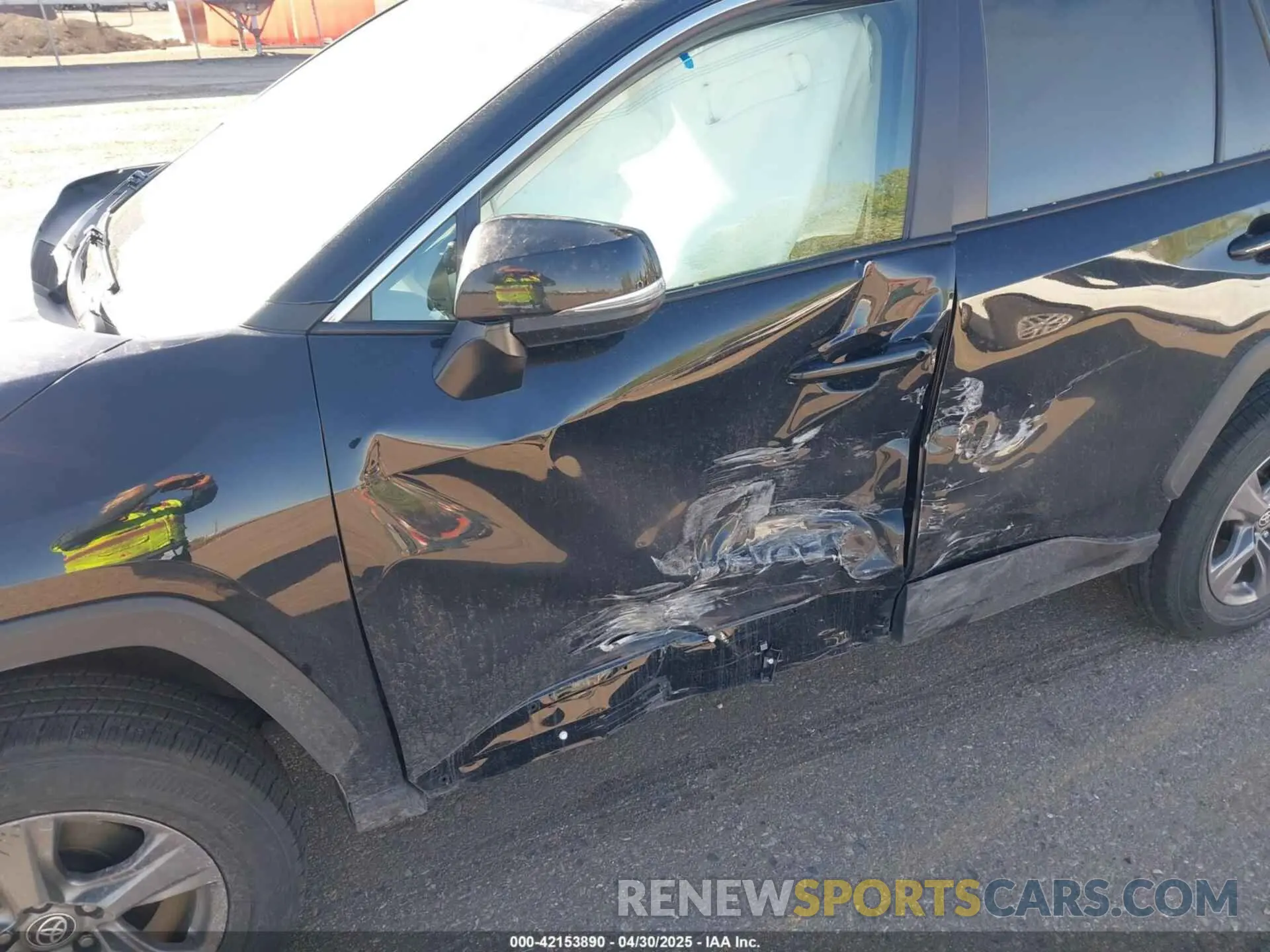 6 Photograph of a damaged car 2T3W1RFVXRW320272 TOYOTA RAV4 2024