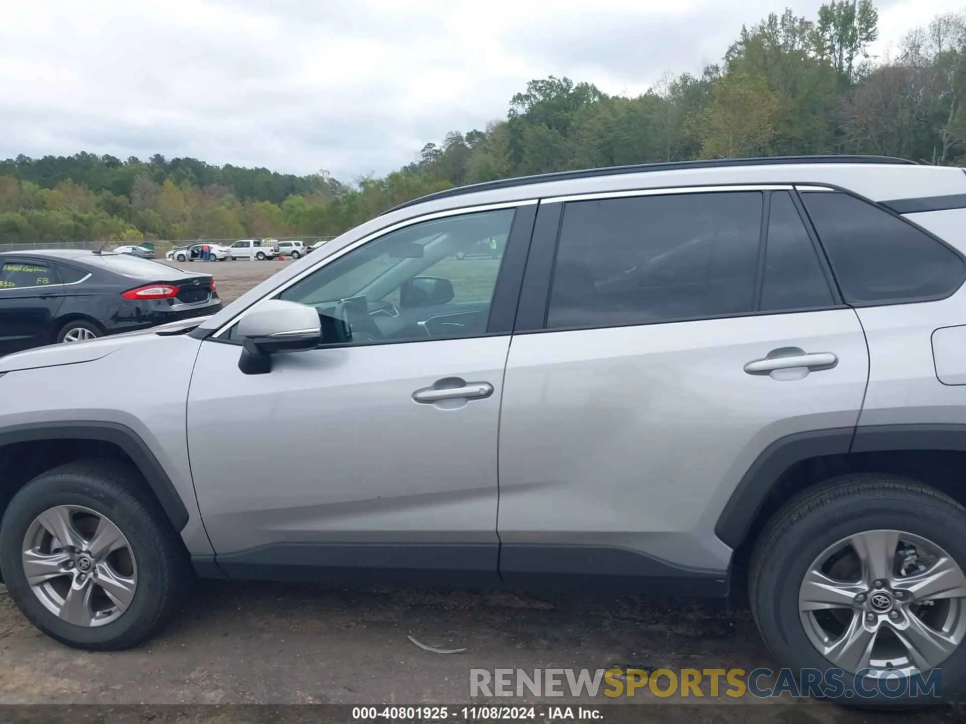 14 Photograph of a damaged car 2T3W1RFVXRW325374 TOYOTA RAV4 2024