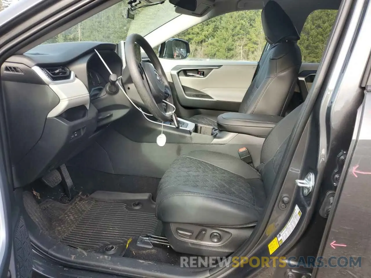 7 Photograph of a damaged car 2T3W1RFVXRW350176 TOYOTA RAV4 2024
