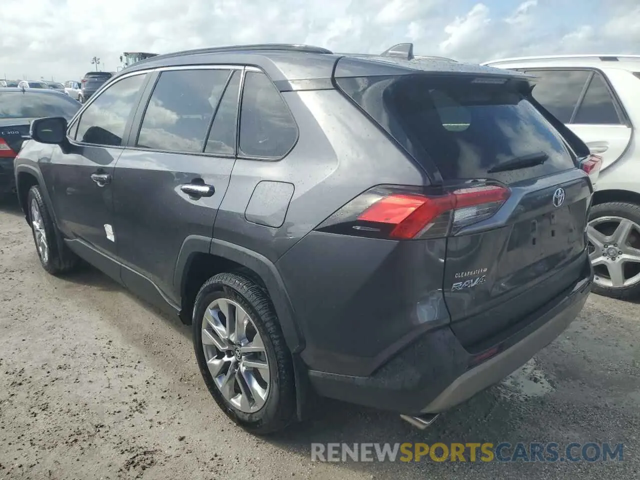 2 Photograph of a damaged car 2T3Y1RFV4RC272858 TOYOTA RAV4 2024