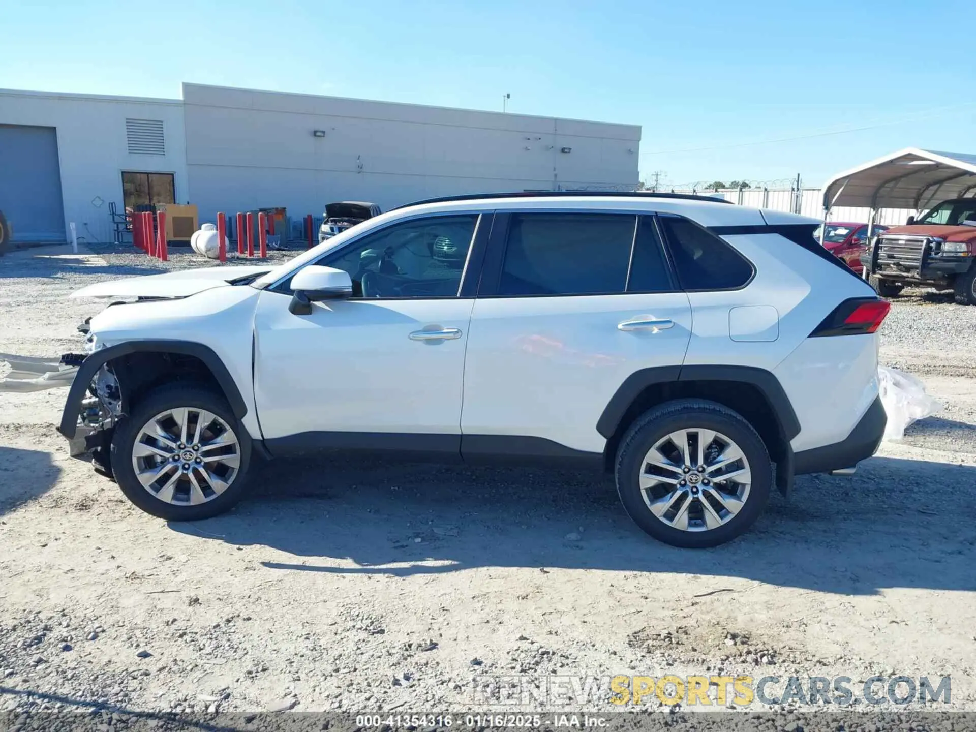 14 Photograph of a damaged car 2T3Y1RFV7RW332579 TOYOTA RAV4 2024