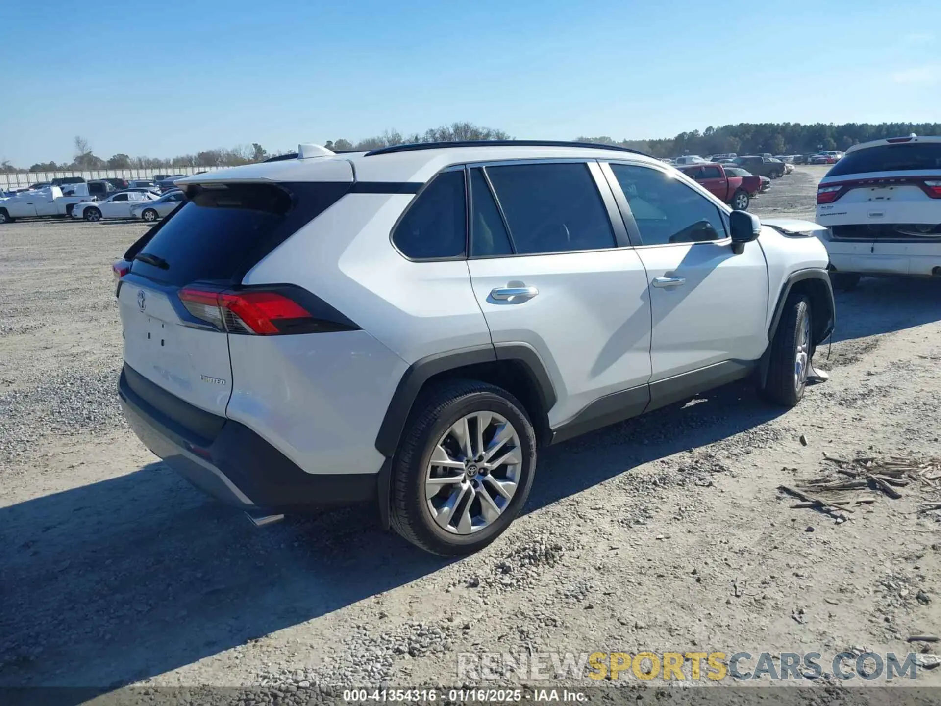 4 Photograph of a damaged car 2T3Y1RFV7RW332579 TOYOTA RAV4 2024