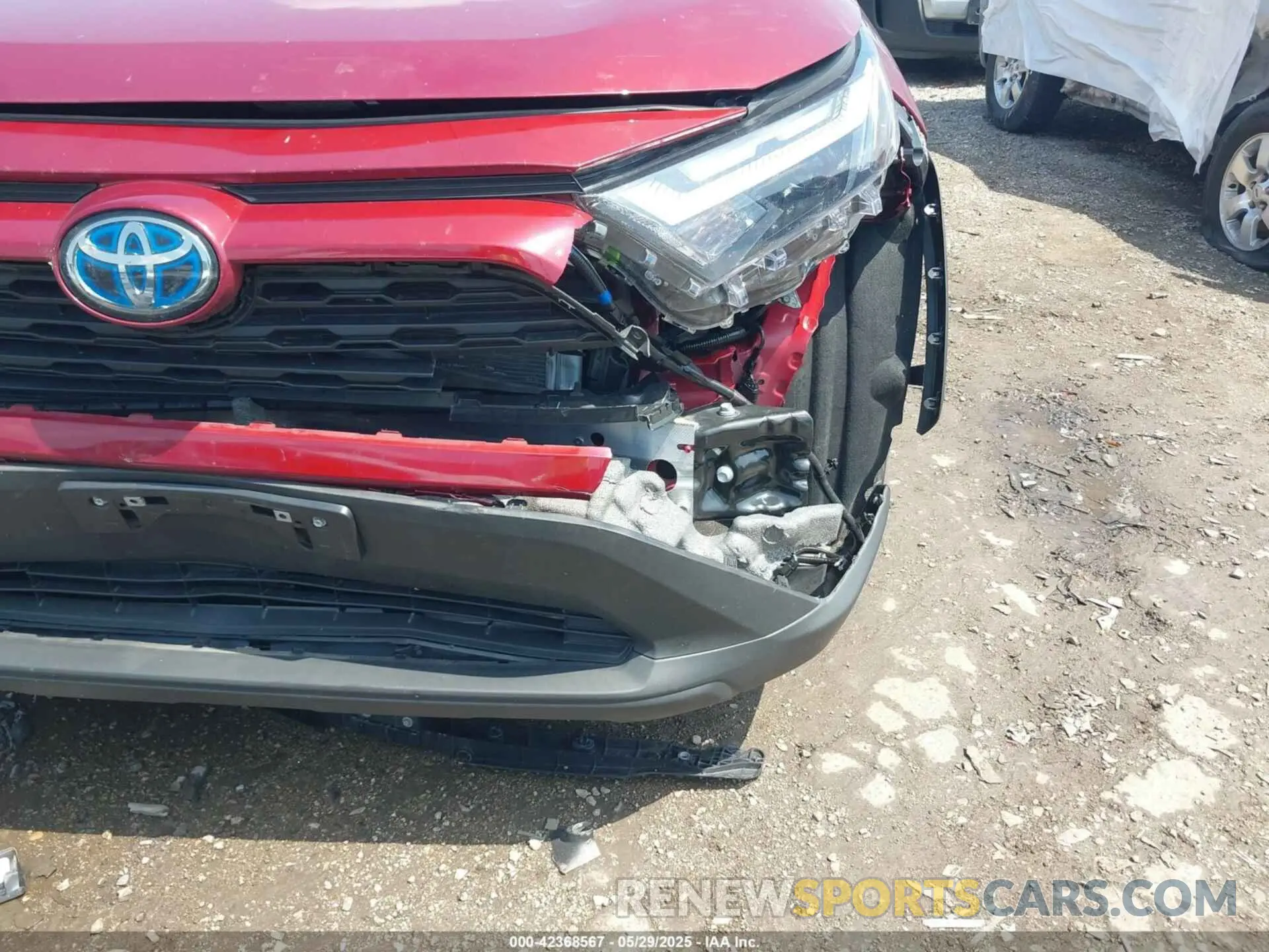 16 Photograph of a damaged car 4T3B6RFV1RU157916 TOYOTA RAV4 2024