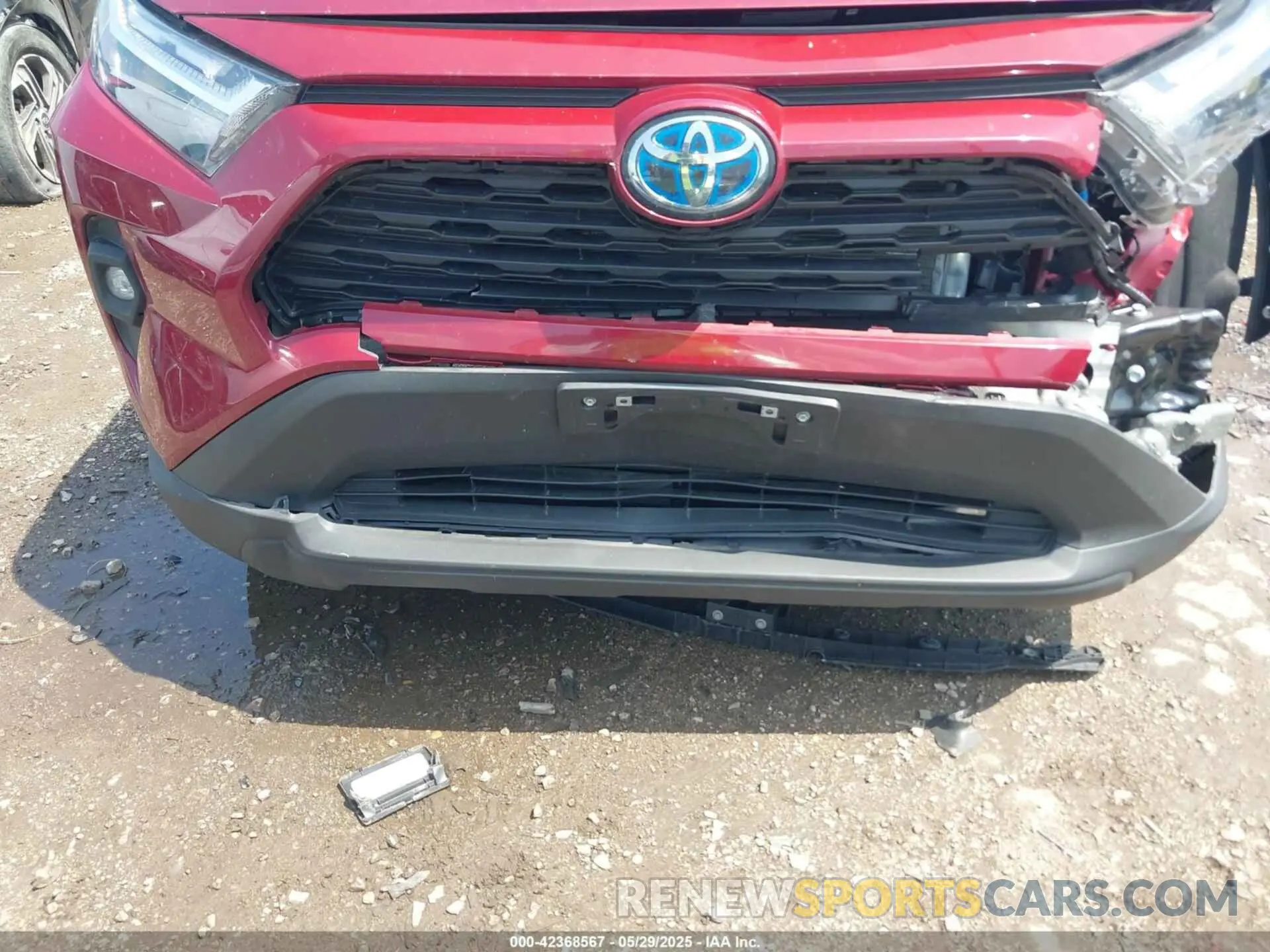 17 Photograph of a damaged car 4T3B6RFV1RU157916 TOYOTA RAV4 2024