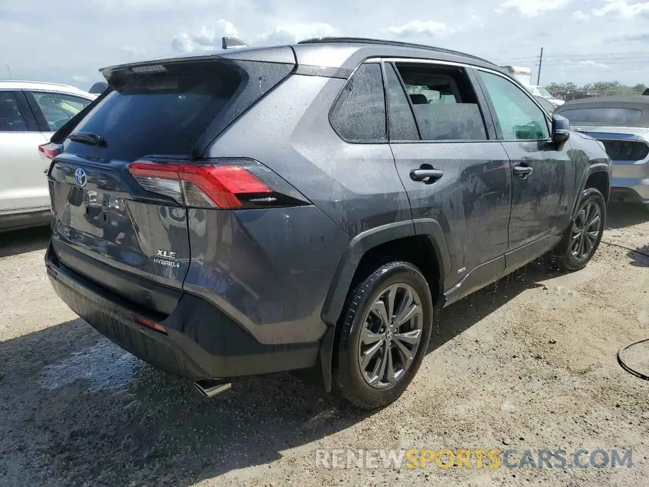3 Photograph of a damaged car 4T3B6RFV5RU158759 TOYOTA RAV4 2024