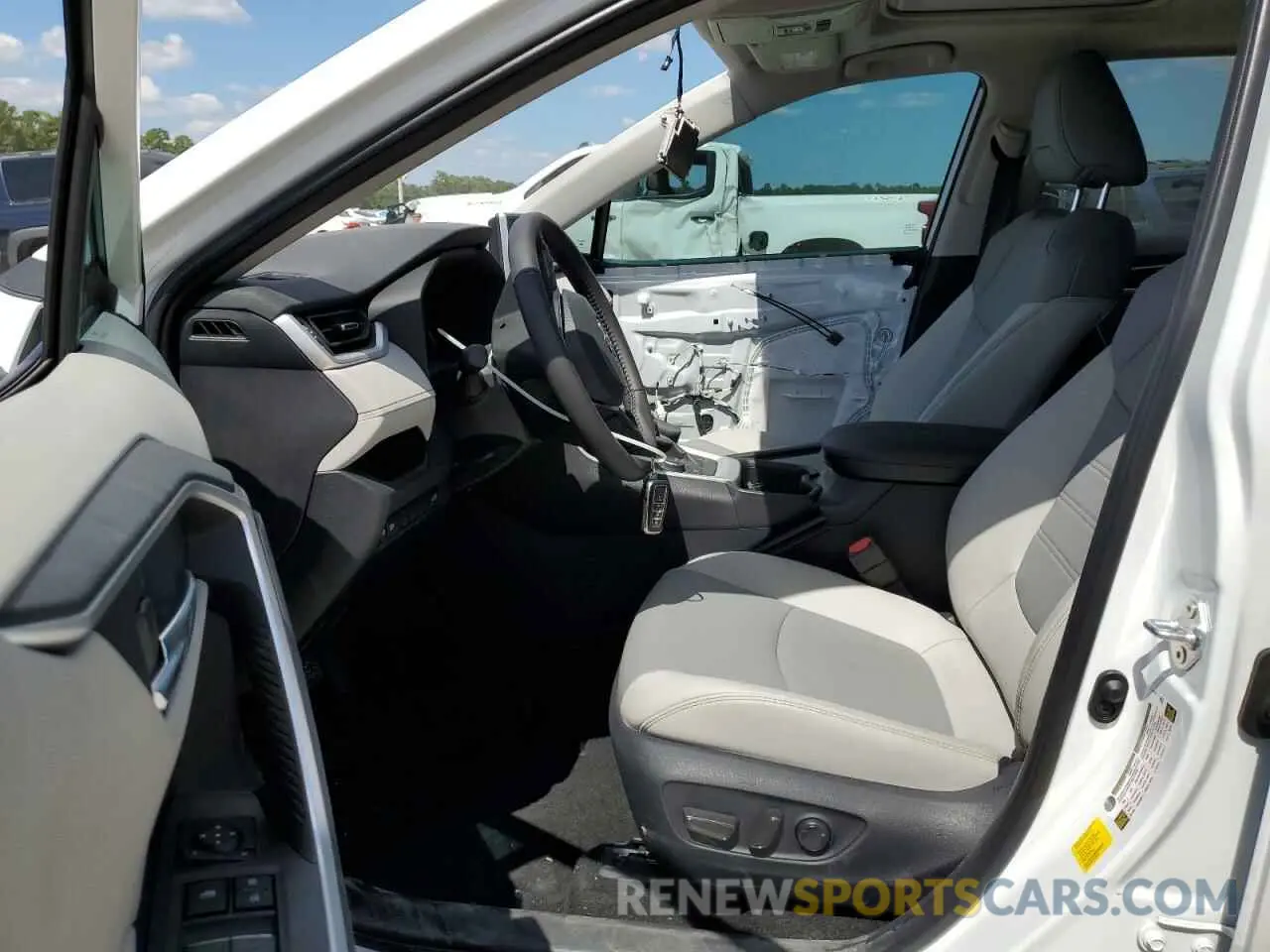 7 Photograph of a damaged car 4T3B6RFV8RU162370 TOYOTA RAV4 2024