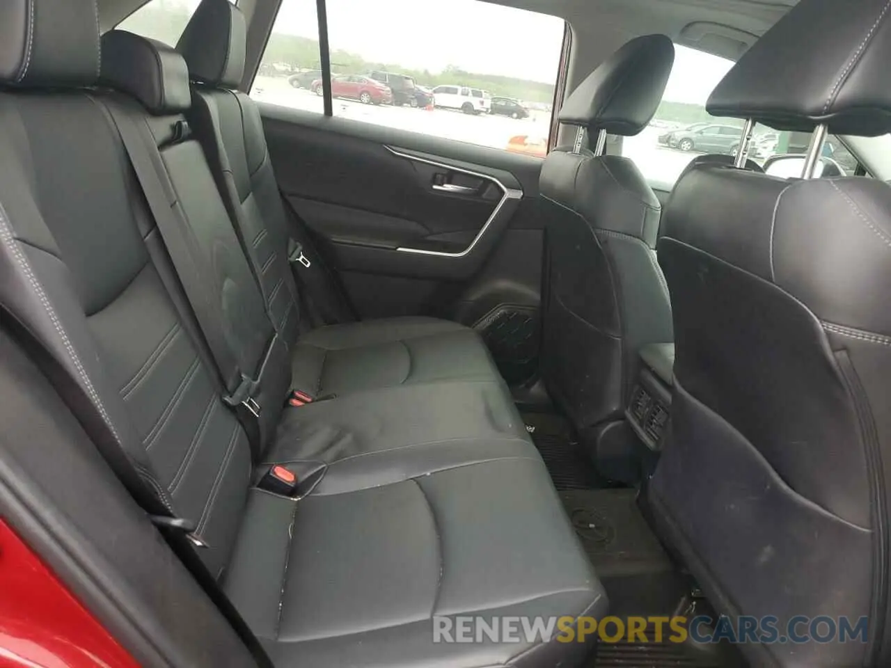 10 Photograph of a damaged car 4T3B6RFVXRU161608 TOYOTA RAV4 2024