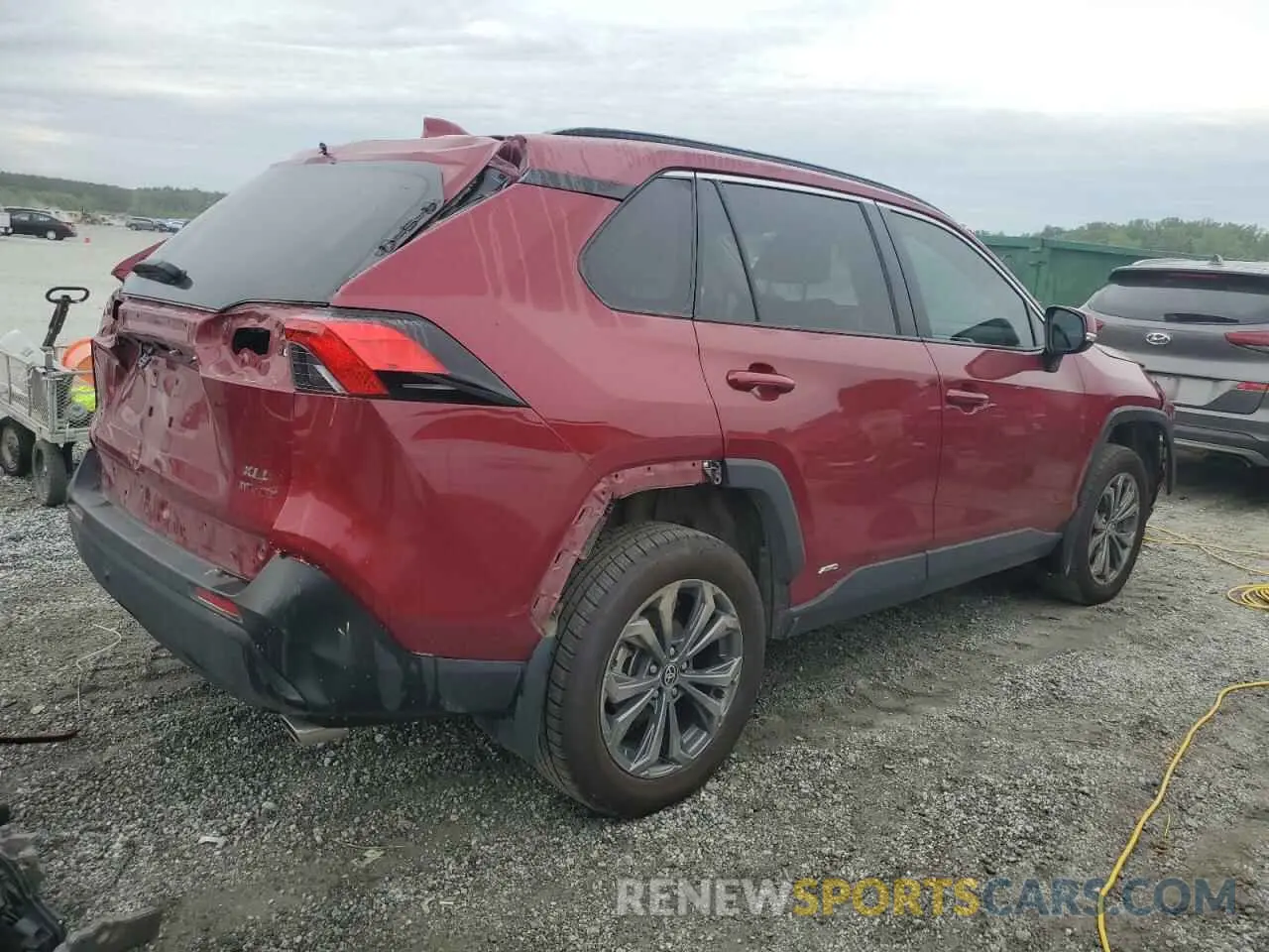 3 Photograph of a damaged car 4T3B6RFVXRU161608 TOYOTA RAV4 2024