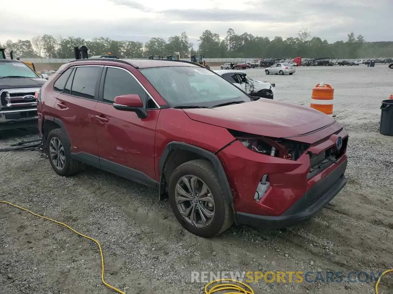 4 Photograph of a damaged car 4T3B6RFVXRU161608 TOYOTA RAV4 2024