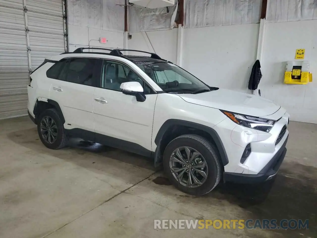 4 Photograph of a damaged car 4T3D6RFV4RU165081 TOYOTA RAV4 2024