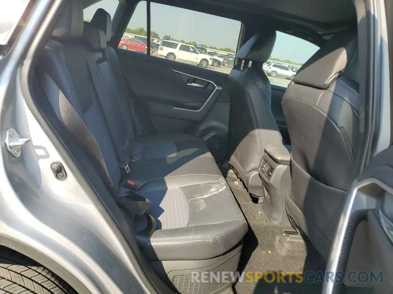 11 Photograph of a damaged car 4T3E6RFV3RU148549 TOYOTA RAV4 2024