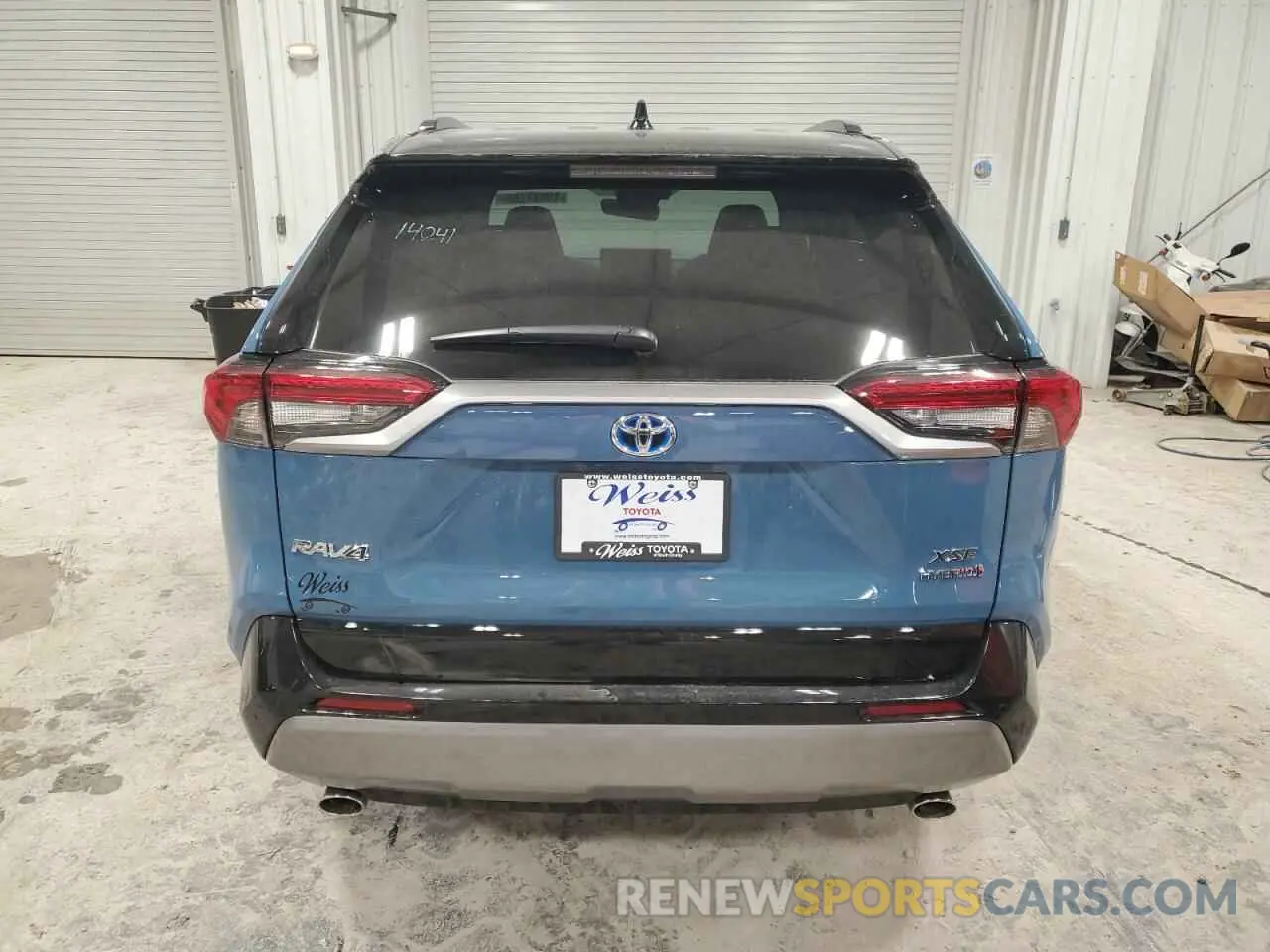 6 Photograph of a damaged car 4T3E6RFV9RU148524 TOYOTA RAV4 2024