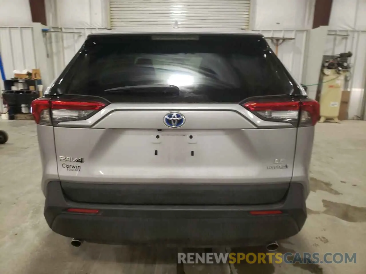 6 Photograph of a damaged car 4T3LWRFV4RU118533 TOYOTA RAV4 2024