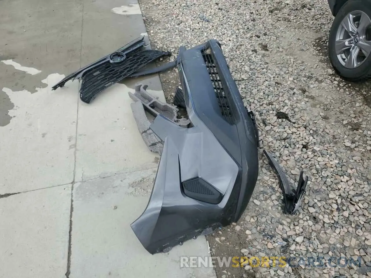 13 Photograph of a damaged car 4T3LWRFV4RU160992 TOYOTA RAV4 2024
