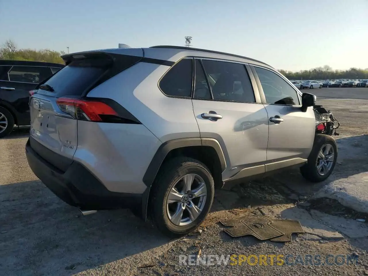 3 Photograph of a damaged car 4T3LWRFV5RU113504 TOYOTA RAV4 2024