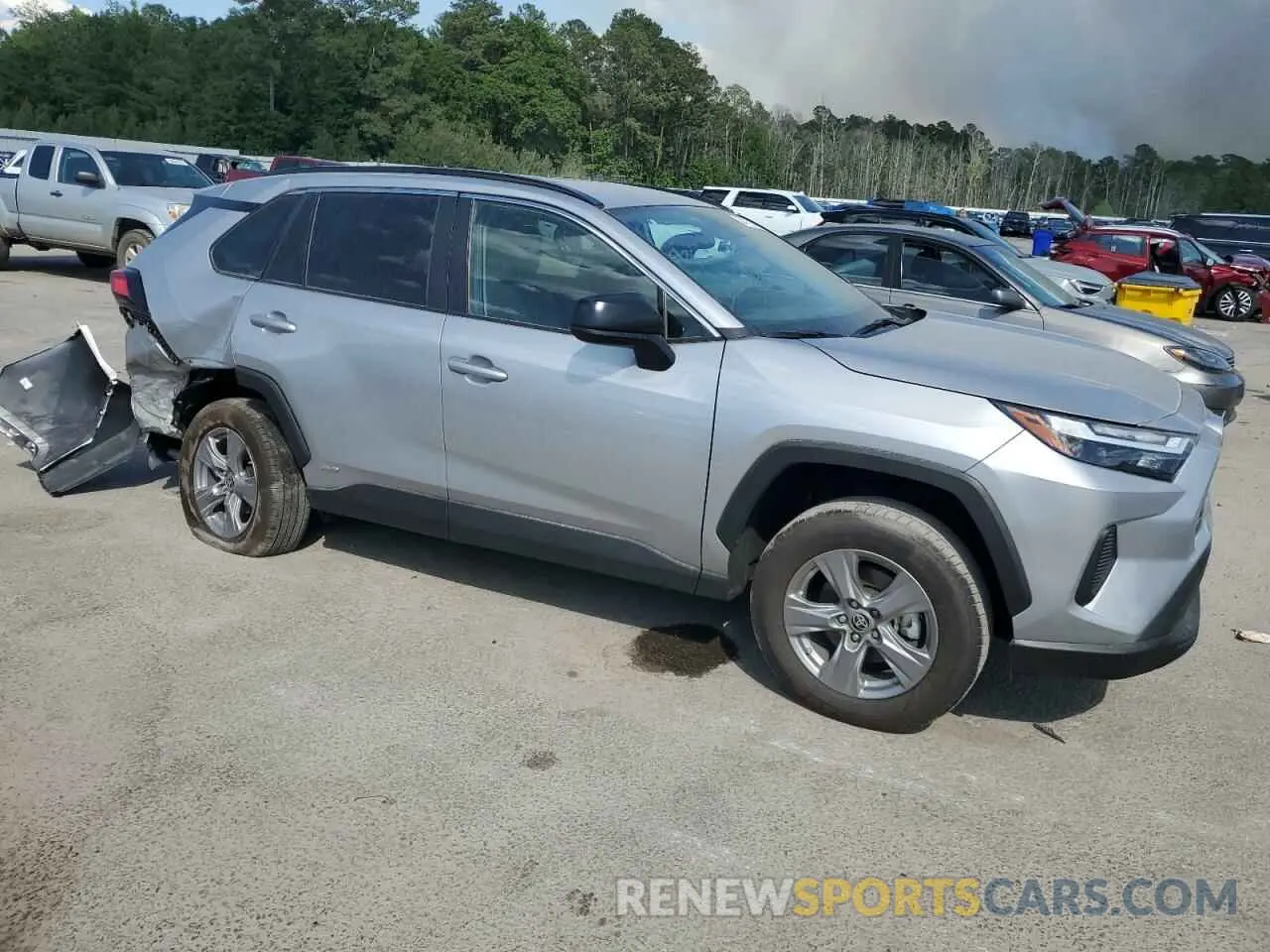 4 Photograph of a damaged car 4T3LWRFV8RU122438 TOYOTA RAV4 2024
