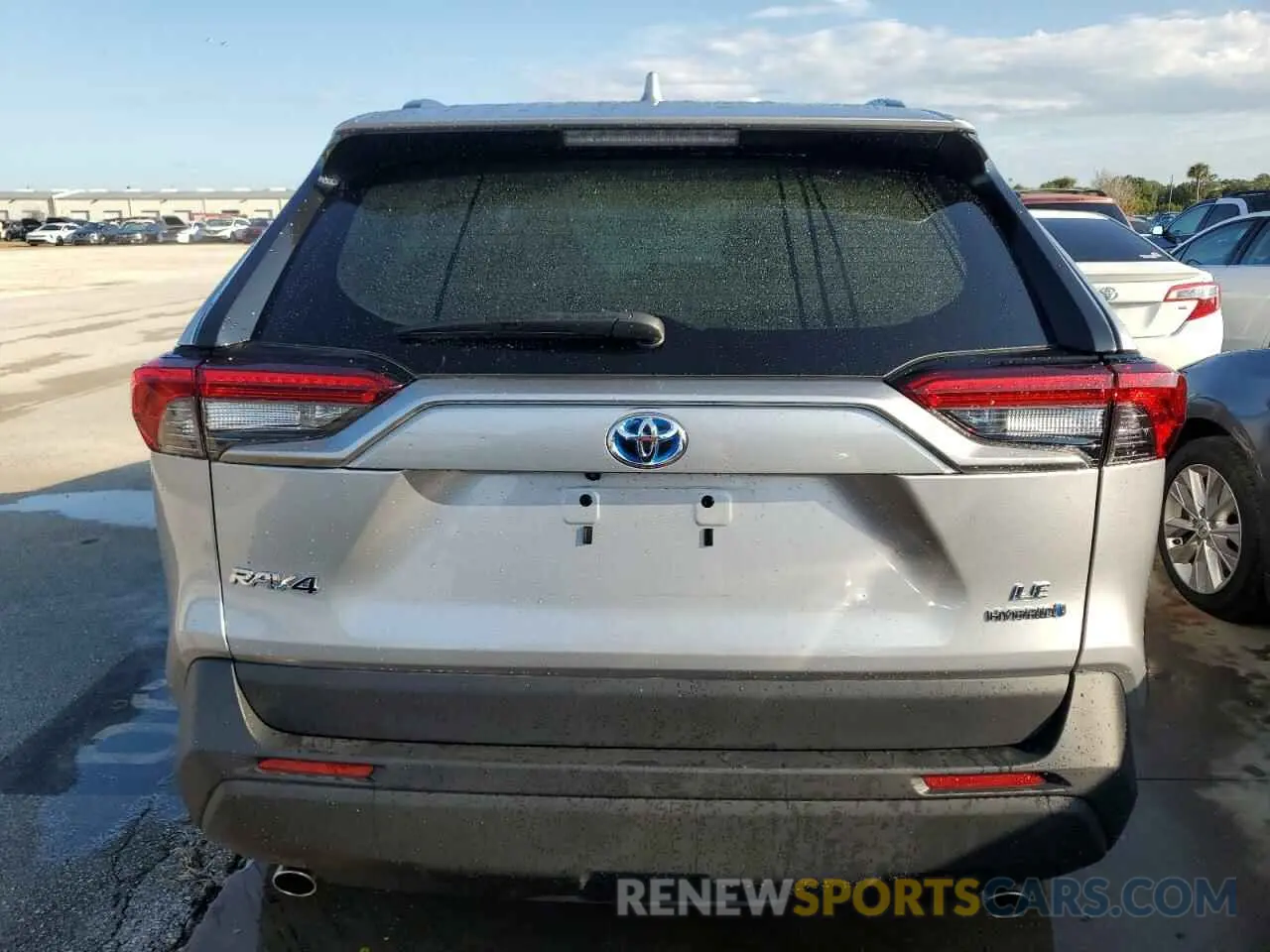 6 Photograph of a damaged car 4T3LWRFVXRU127592 TOYOTA RAV4 2024