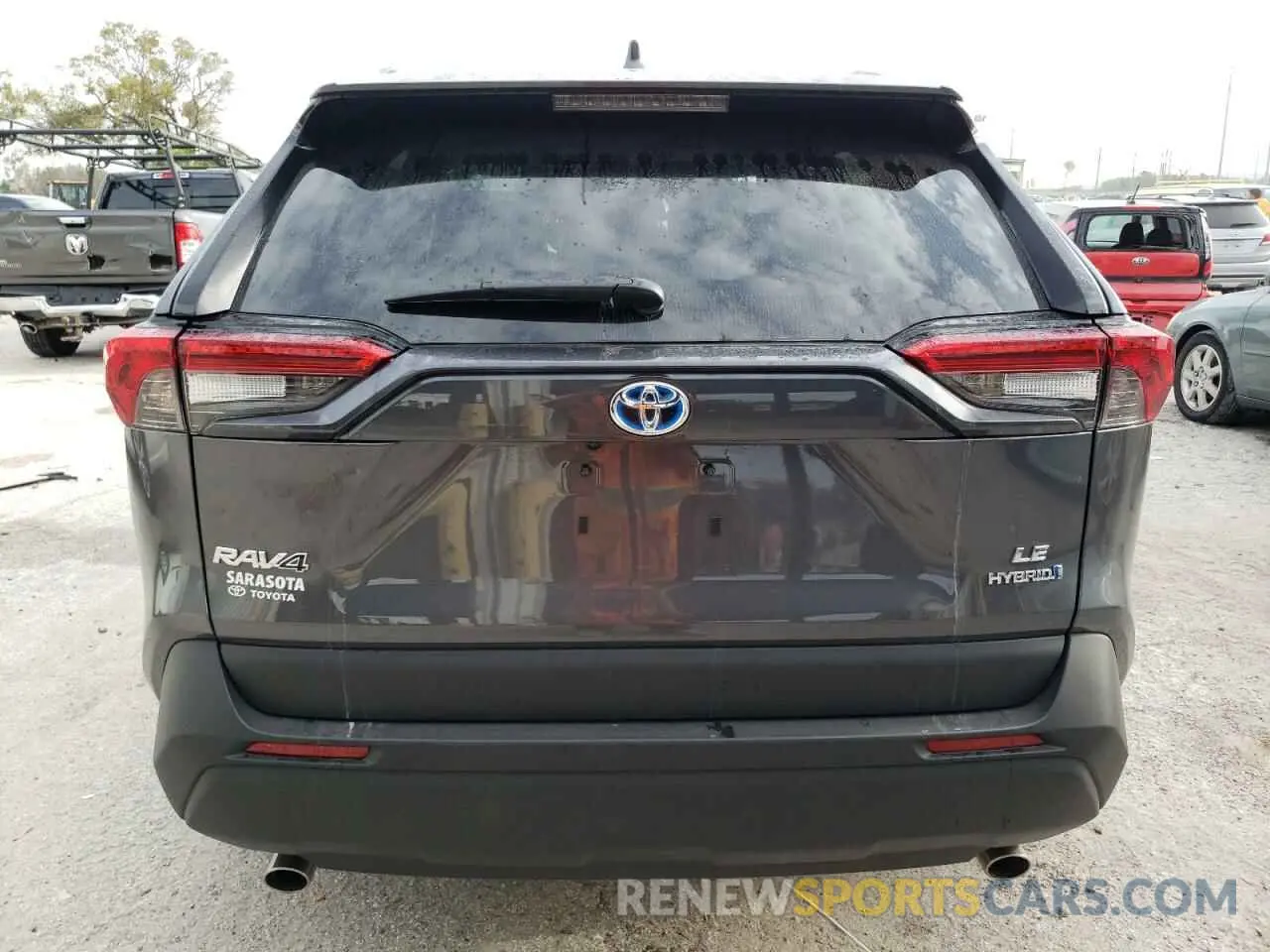 6 Photograph of a damaged car 4T3MWRFV4RU118942 TOYOTA RAV4 2024
