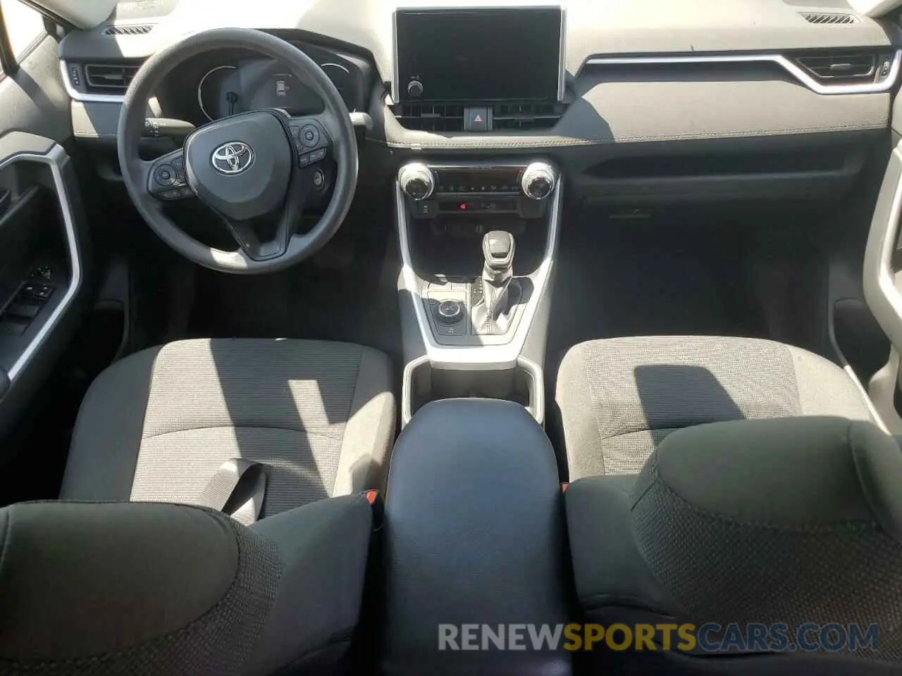 8 Photograph of a damaged car 4T3MWRFV6RU159637 TOYOTA RAV4 2024