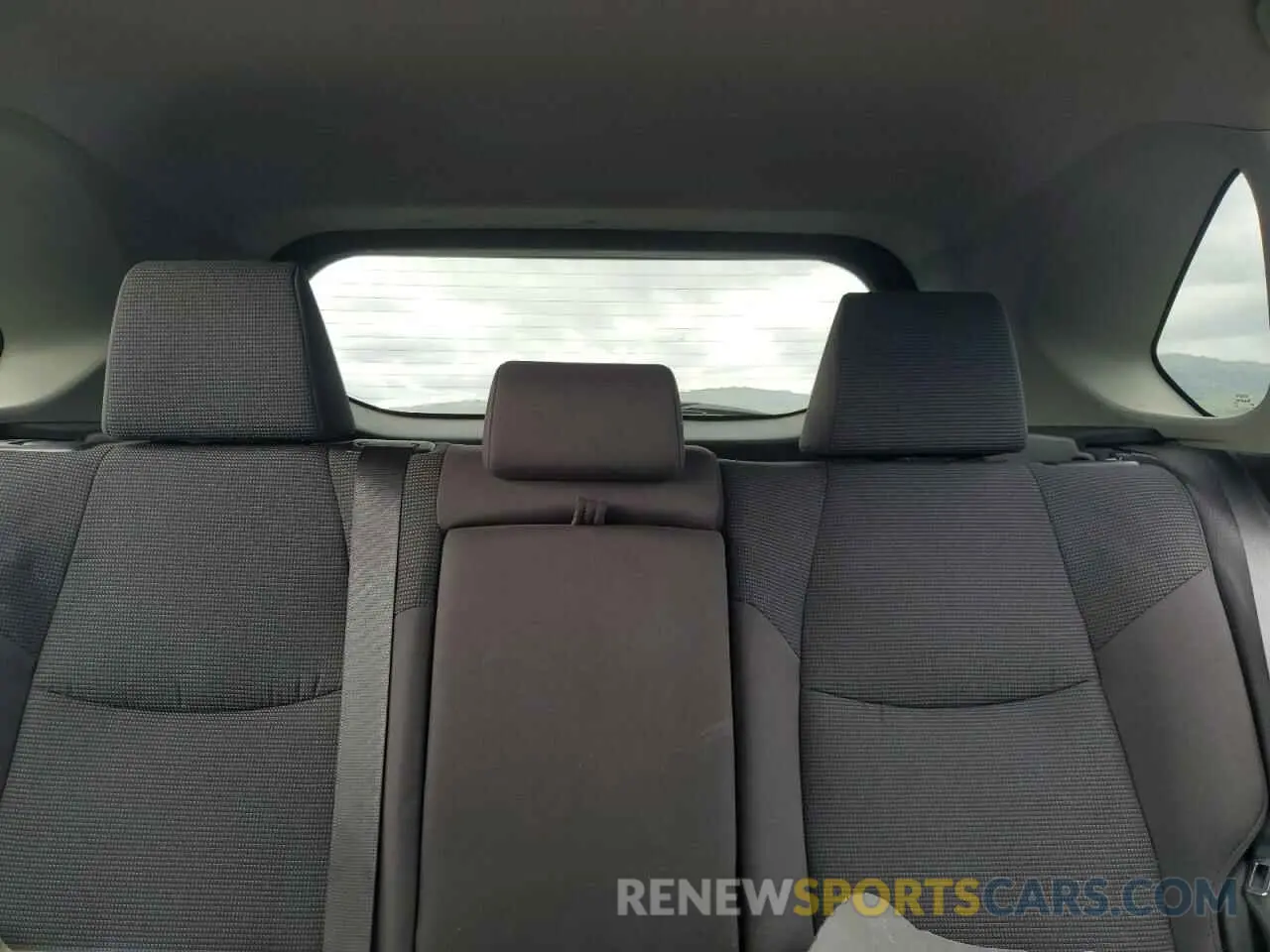 10 Photograph of a damaged car 4T3MWRFV7RU136951 TOYOTA RAV4 2024
