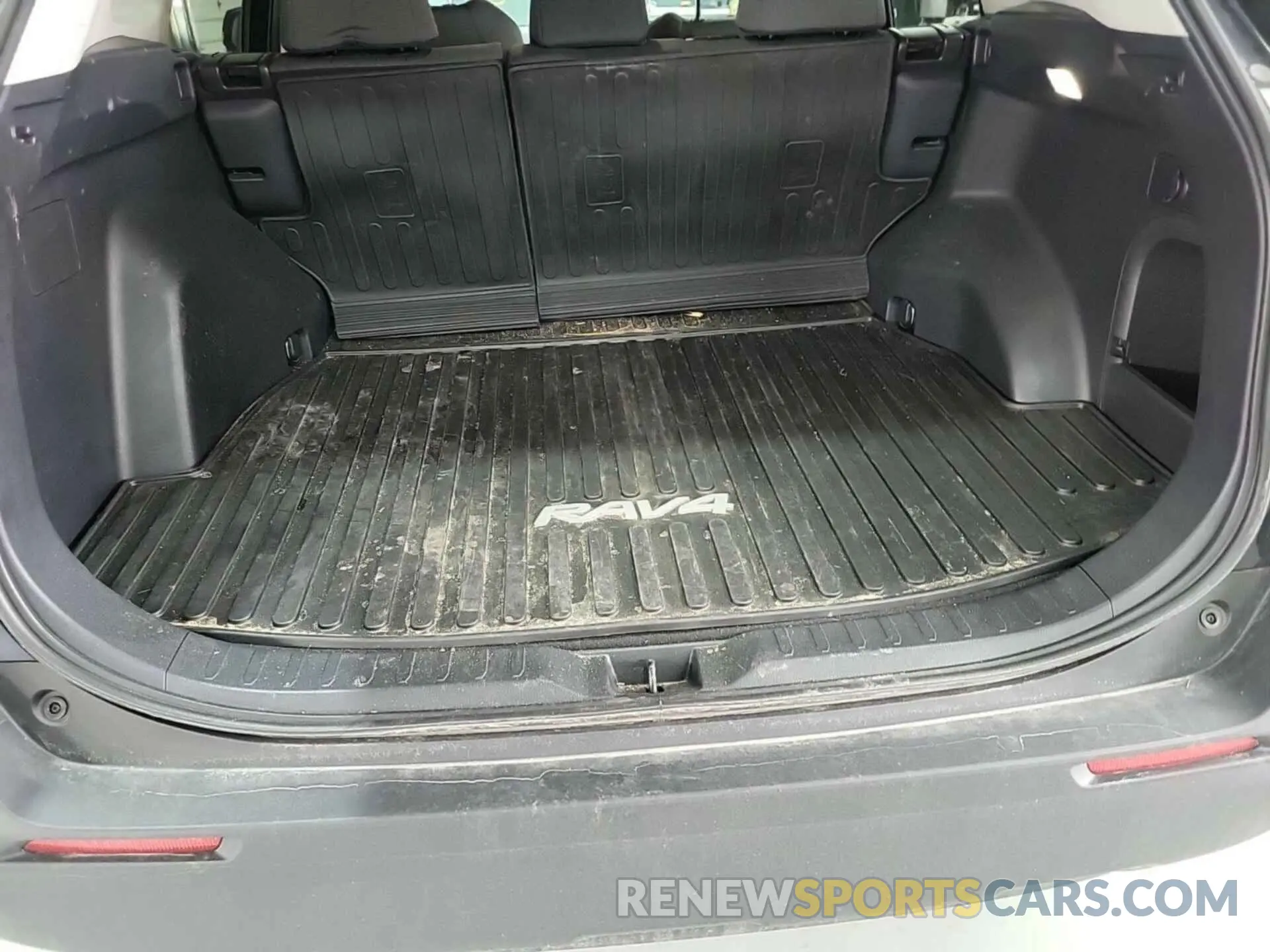 5 Photograph of a damaged car 4T3RWRFV3RU149623 TOYOTA RAV4 2024
