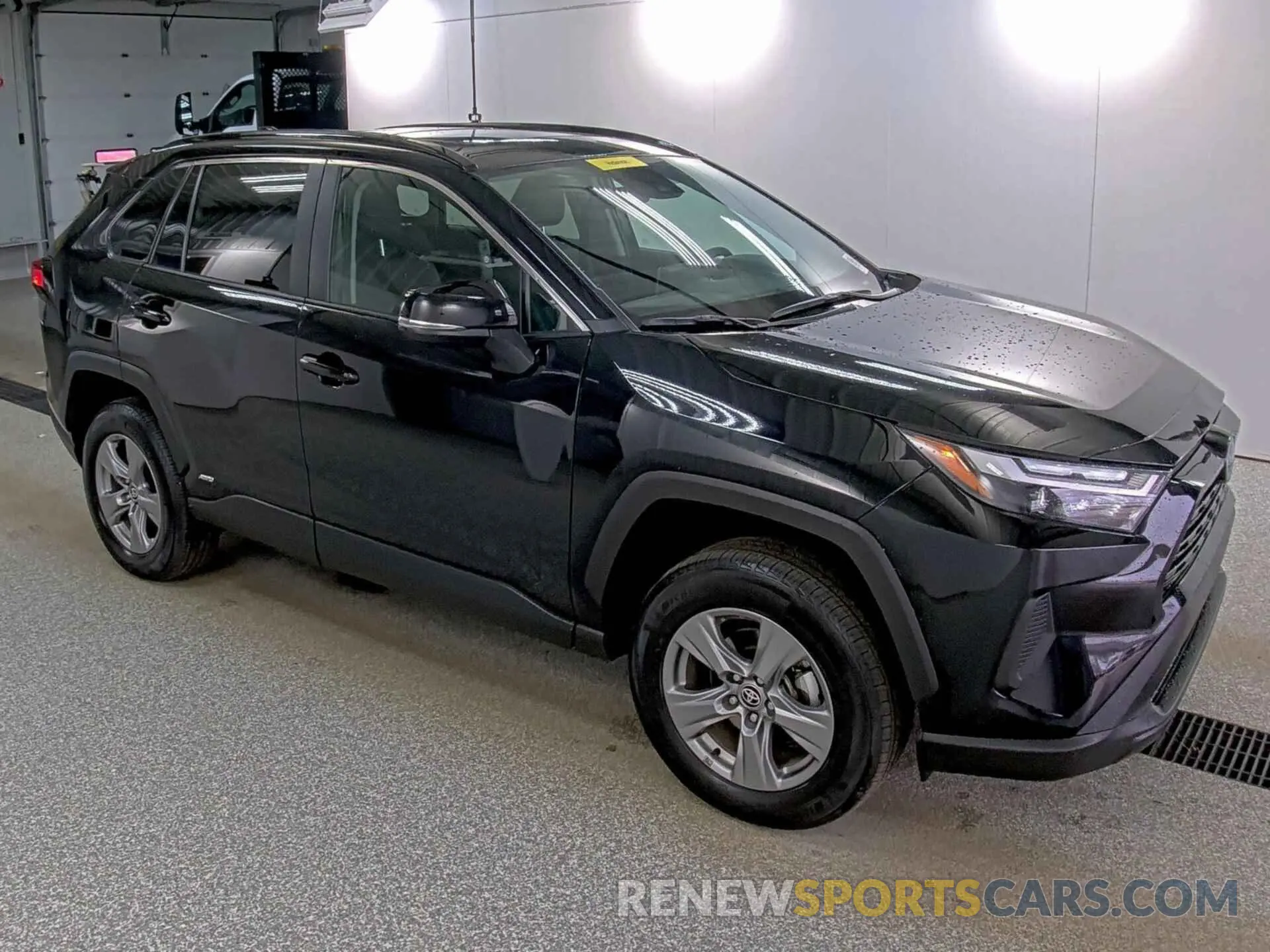 8 Photograph of a damaged car 4T3RWRFV3RU149623 TOYOTA RAV4 2024