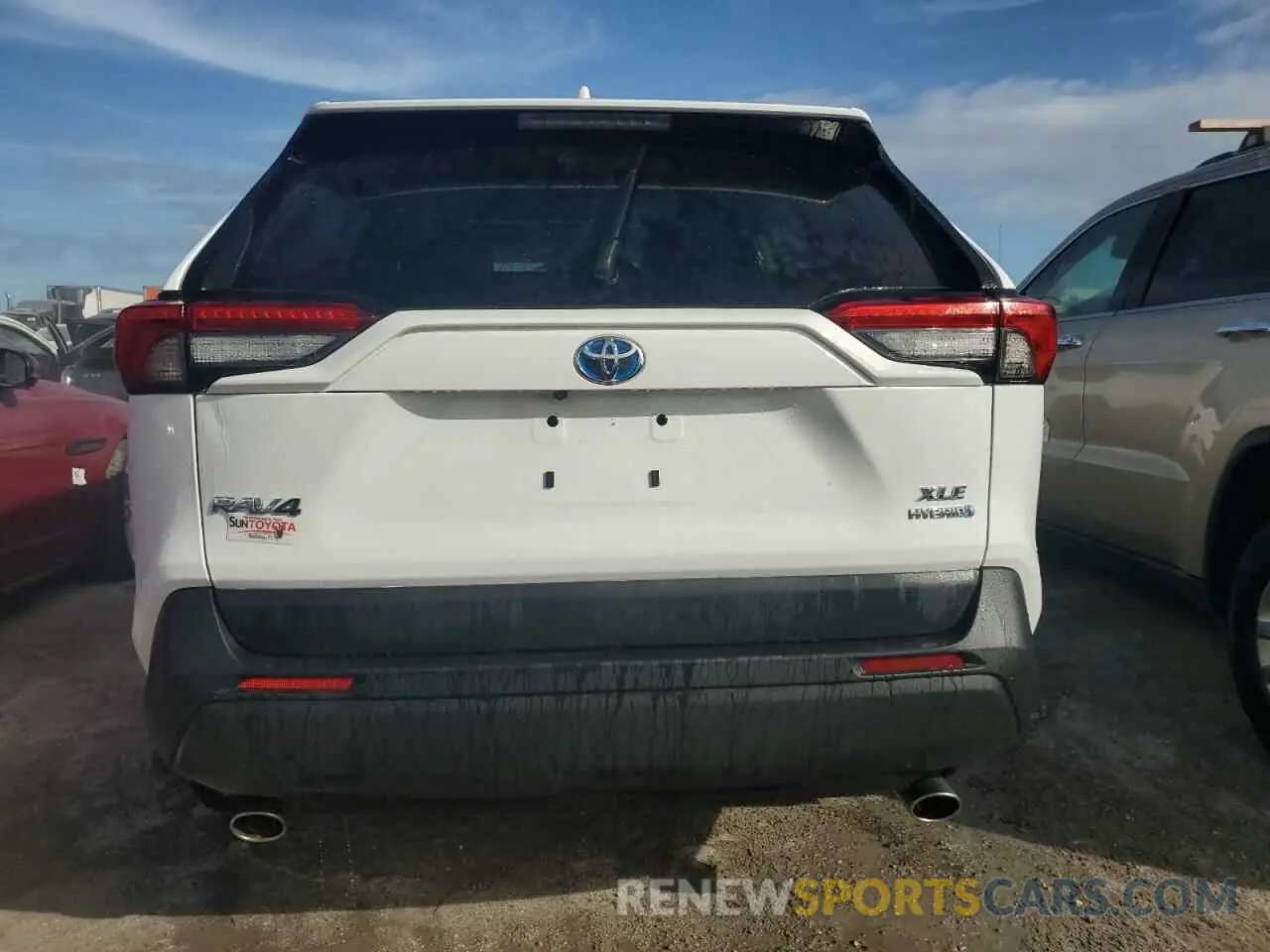 6 Photograph of a damaged car 4T3RWRFV4RU154829 TOYOTA RAV4 2024