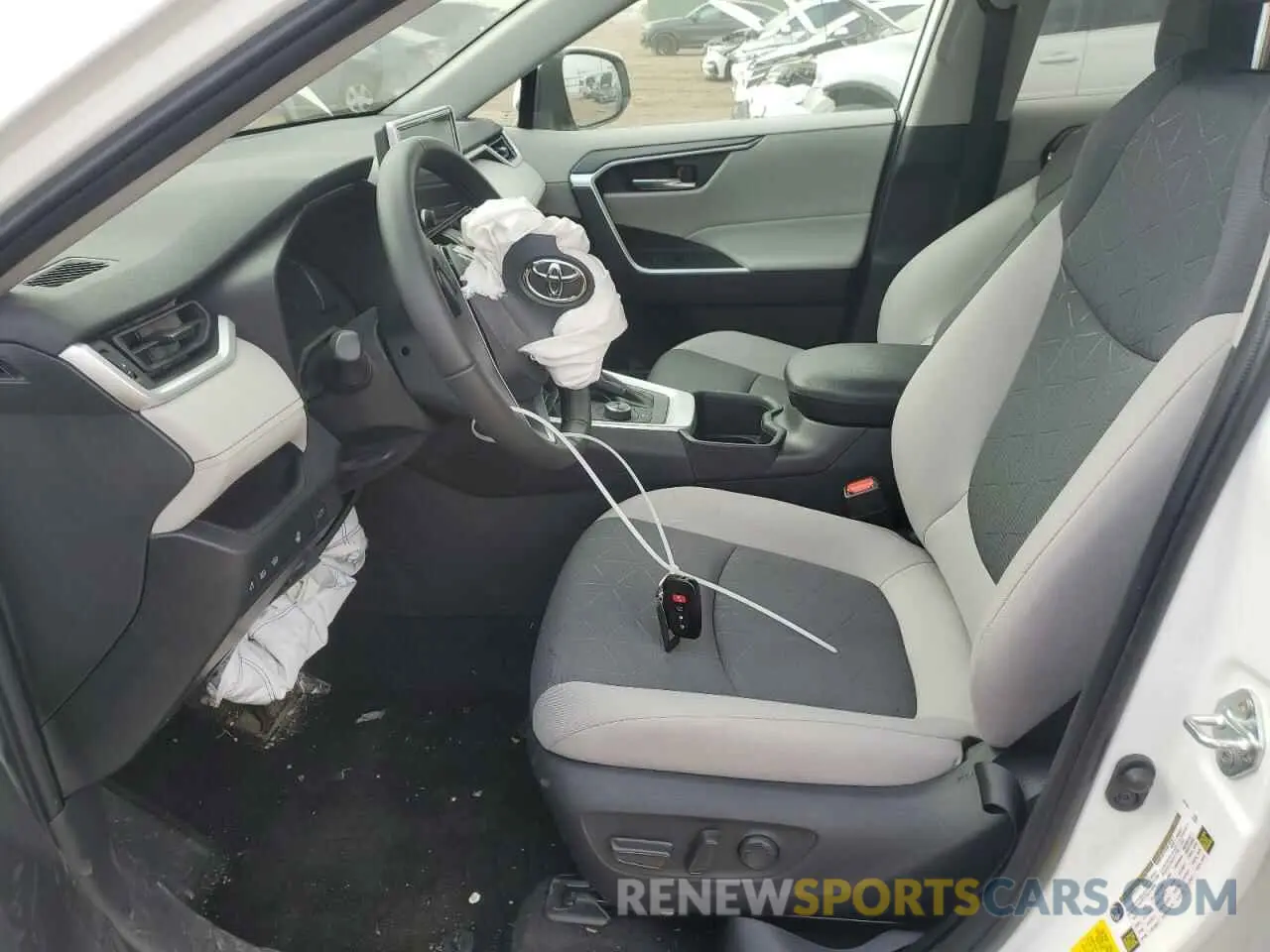 7 Photograph of a damaged car 4T3RWRFV5RU111004 TOYOTA RAV4 2024