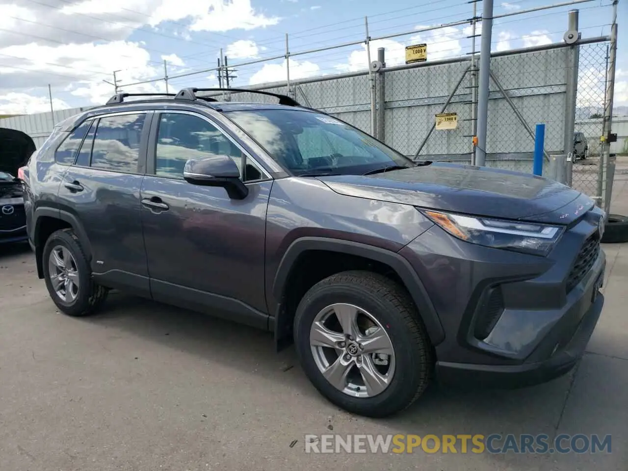 4 Photograph of a damaged car 4T3RWRFV5RU126781 TOYOTA RAV4 2024