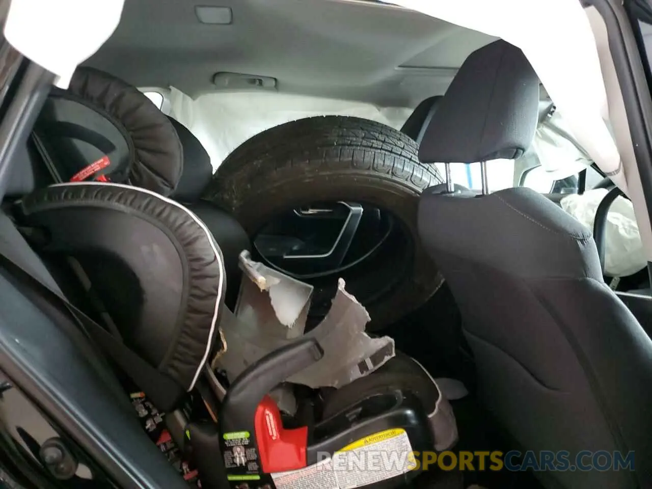 10 Photograph of a damaged car 4T3RWRFV5RU136890 TOYOTA RAV4 2024