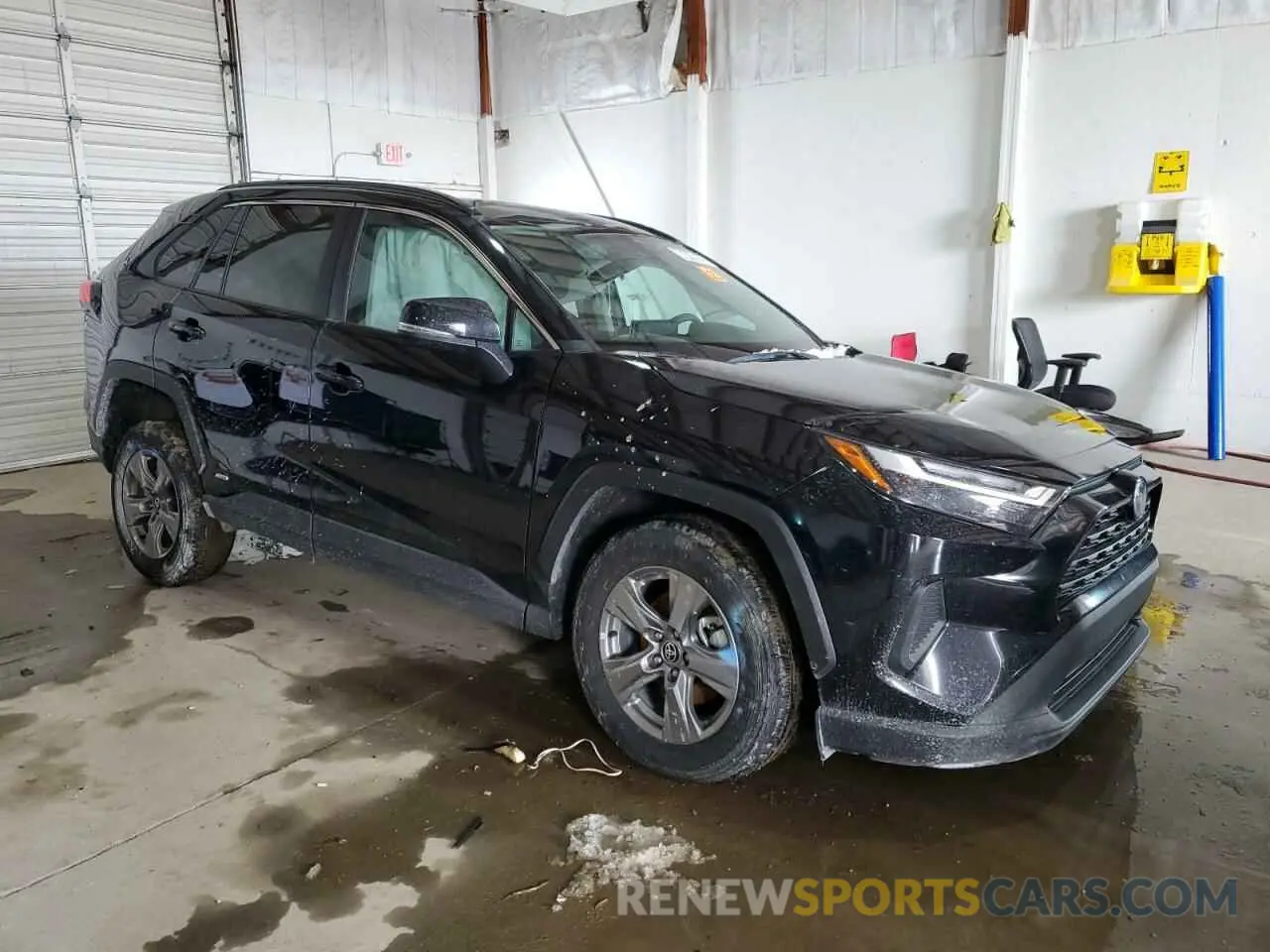 4 Photograph of a damaged car 4T3RWRFV5RU136890 TOYOTA RAV4 2024