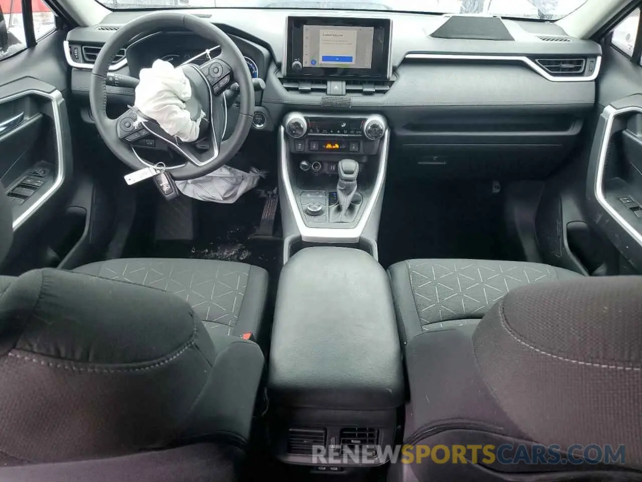 8 Photograph of a damaged car 4T3RWRFV6RU133237 TOYOTA RAV4 2024