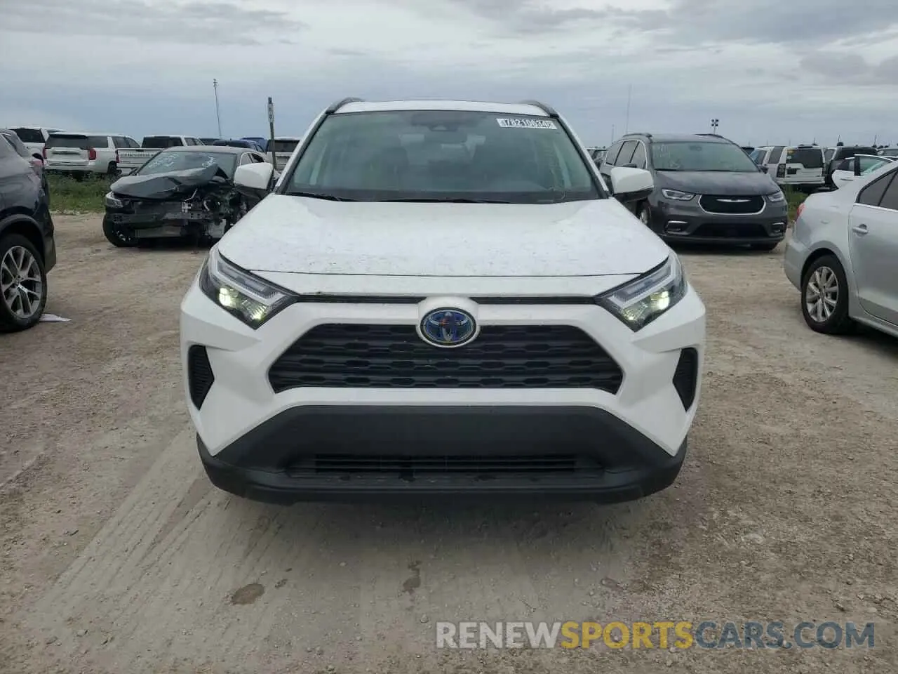 5 Photograph of a damaged car 4T3RWRFV6RU149728 TOYOTA RAV4 2024