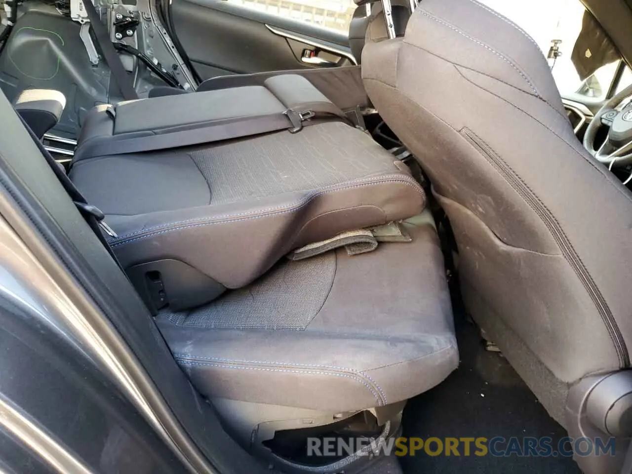 11 Photograph of a damaged car JTM16RFV8RD150504 TOYOTA RAV4 2024