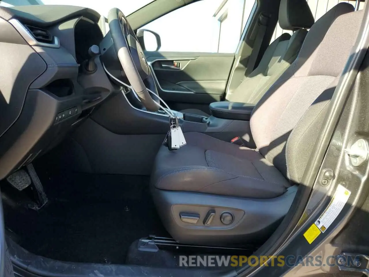 7 Photograph of a damaged car JTM16RFV8RD150504 TOYOTA RAV4 2024
