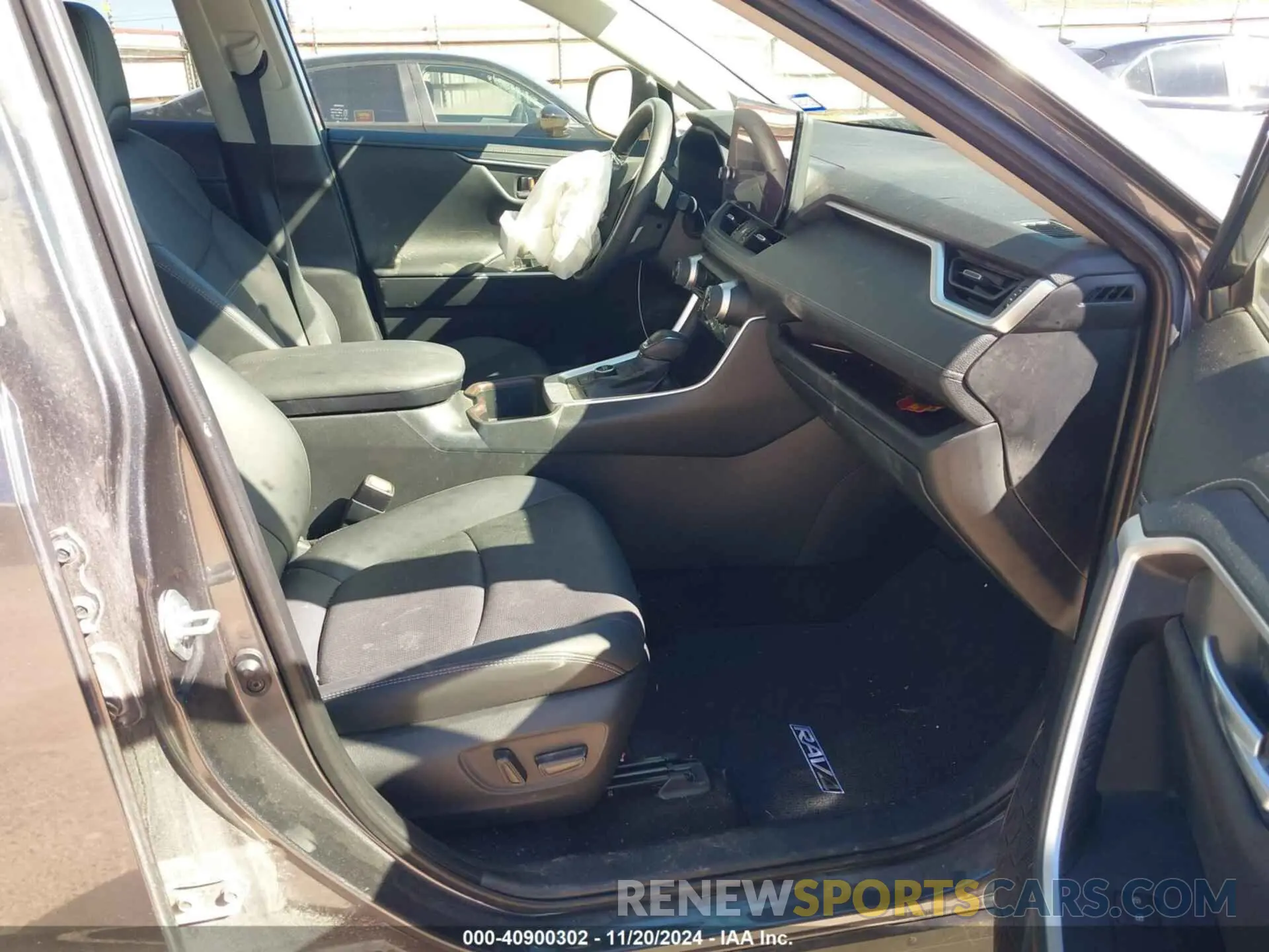 5 Photograph of a damaged car JTMD6RFV0RD129370 TOYOTA RAV4 2024