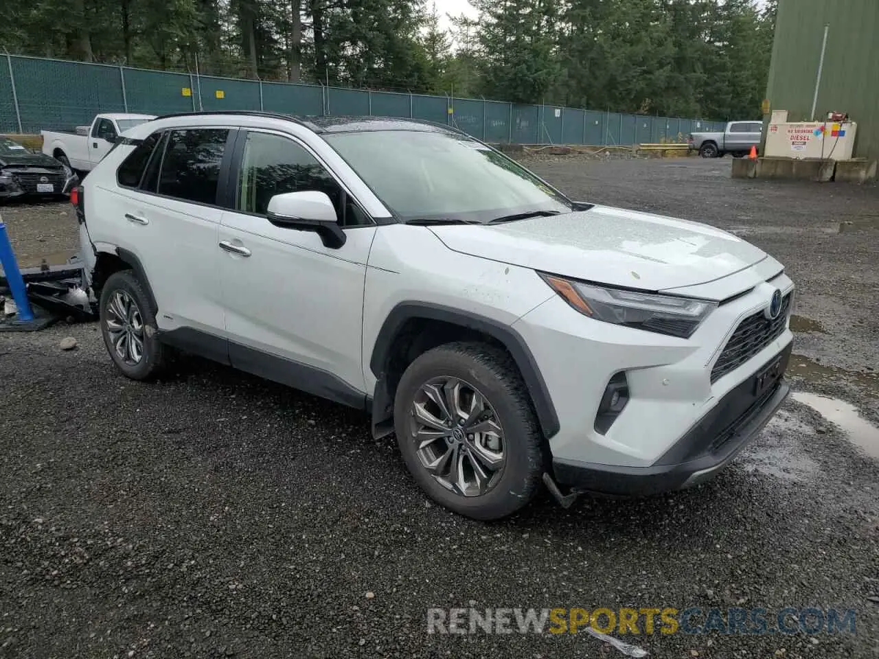 4 Photograph of a damaged car JTMD6RFV0RJ041002 TOYOTA RAV4 2024