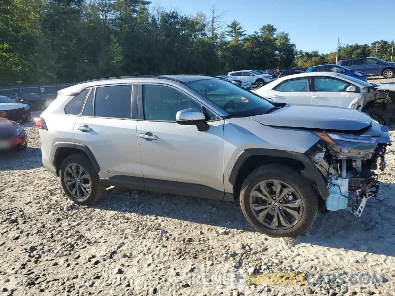 4 Photograph of a damaged car JTMD6RFV6RD125730 TOYOTA RAV4 2024