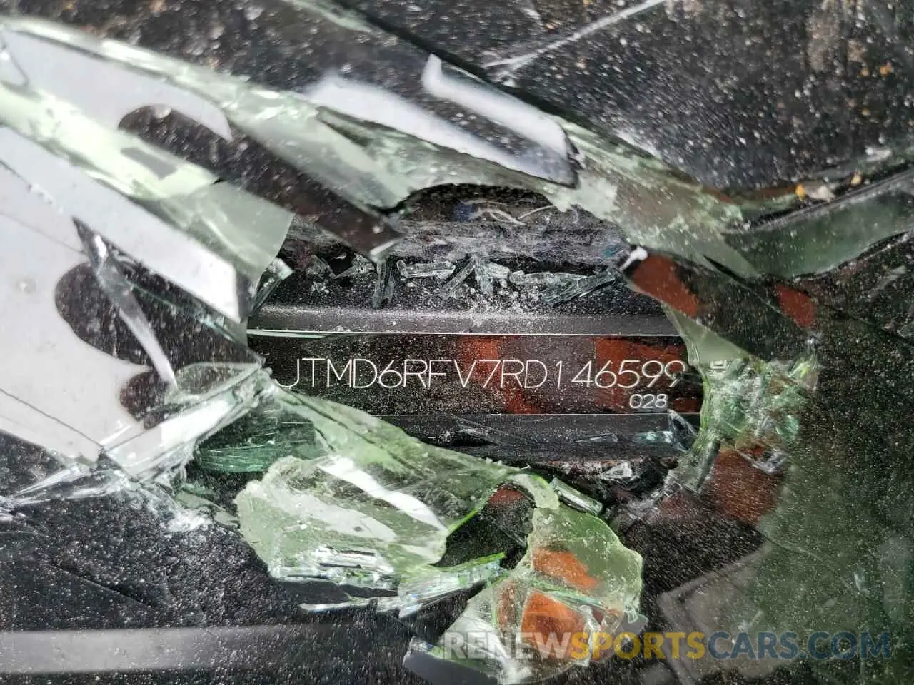 14 Photograph of a damaged car JTMD6RFV7RD146599 TOYOTA RAV4 2024