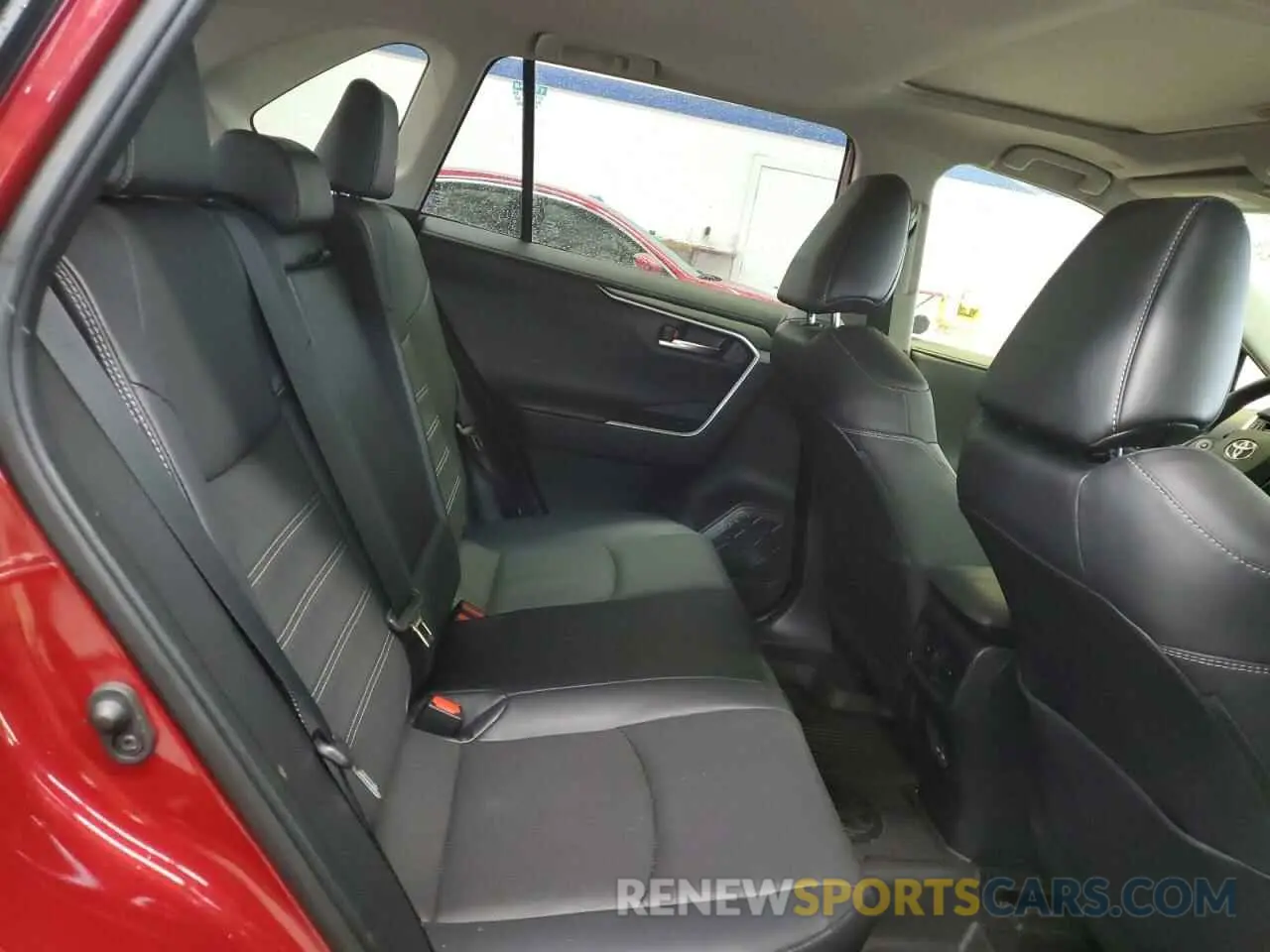 11 Photograph of a damaged car JTMD6RFVXRD123088 TOYOTA RAV4 2024