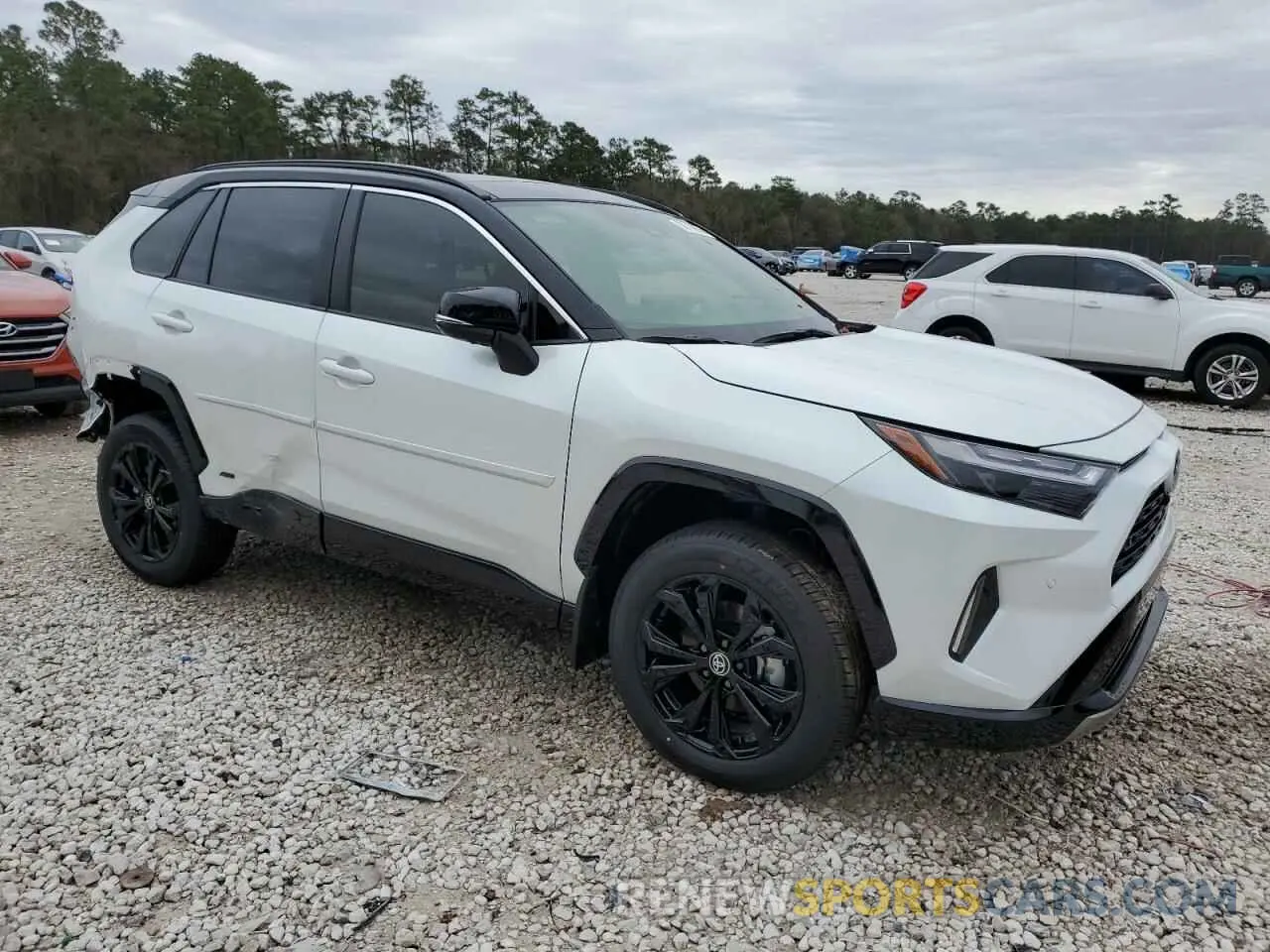 4 Photograph of a damaged car JTME6RFV2RJ063958 TOYOTA RAV4 2024