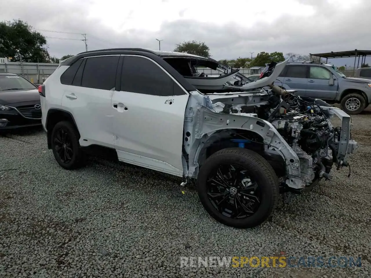 4 Photograph of a damaged car JTME6RFV4RJ060365 TOYOTA RAV4 2024