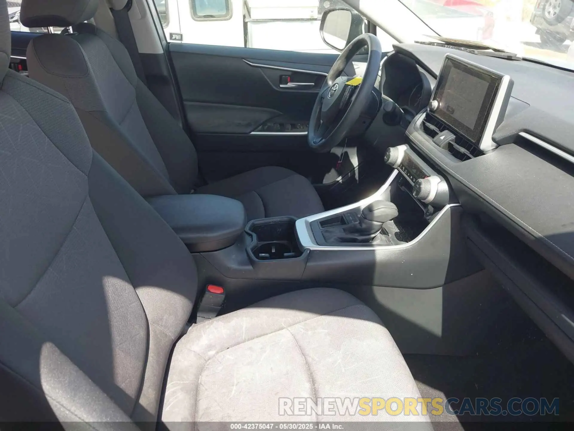 5 Photograph of a damaged car JTMW1RFV6RJ027774 TOYOTA RAV4 2024