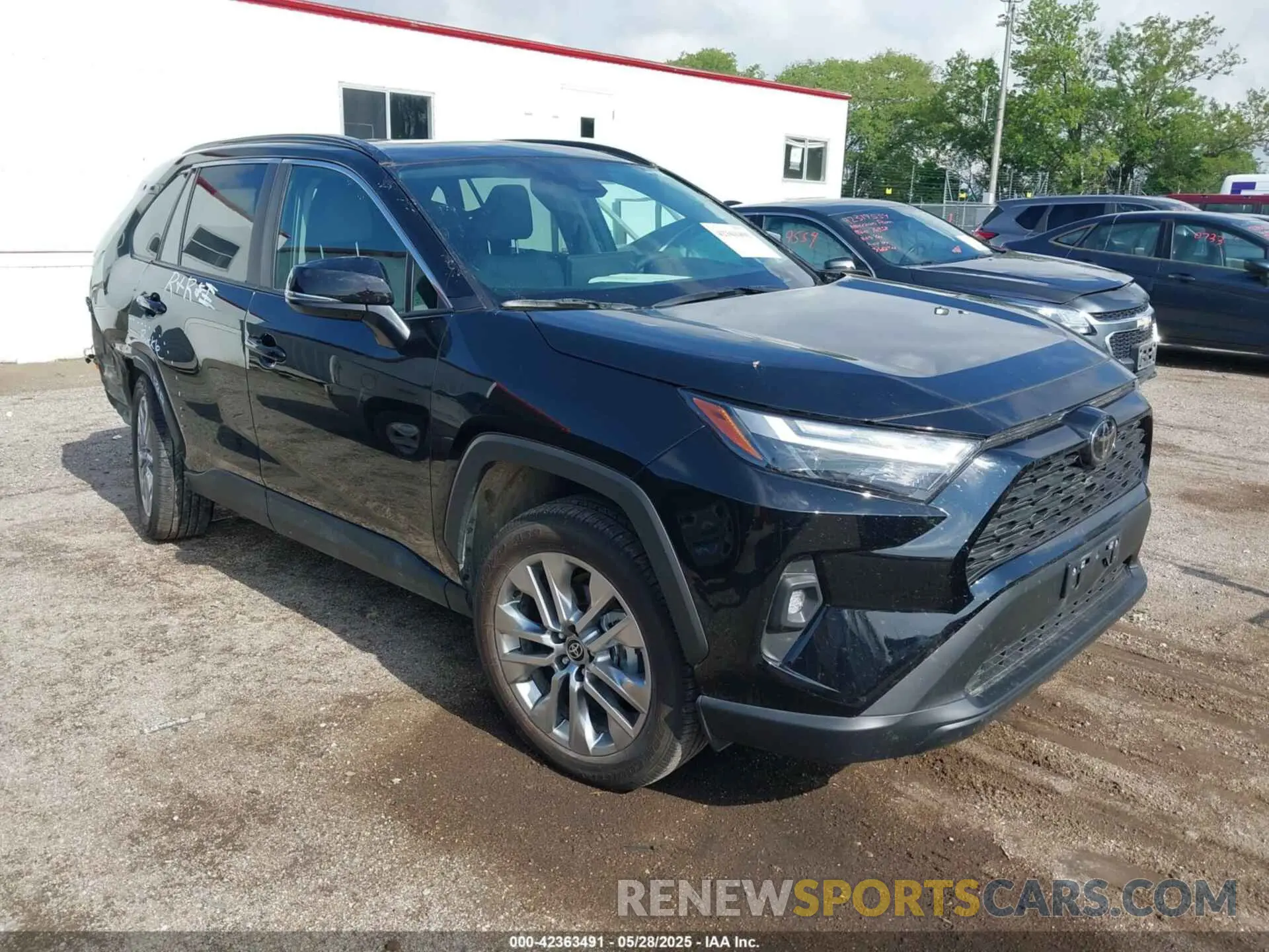 1 Photograph of a damaged car 2T3A1RFV1SW517279 TOYOTA RAV4 2025