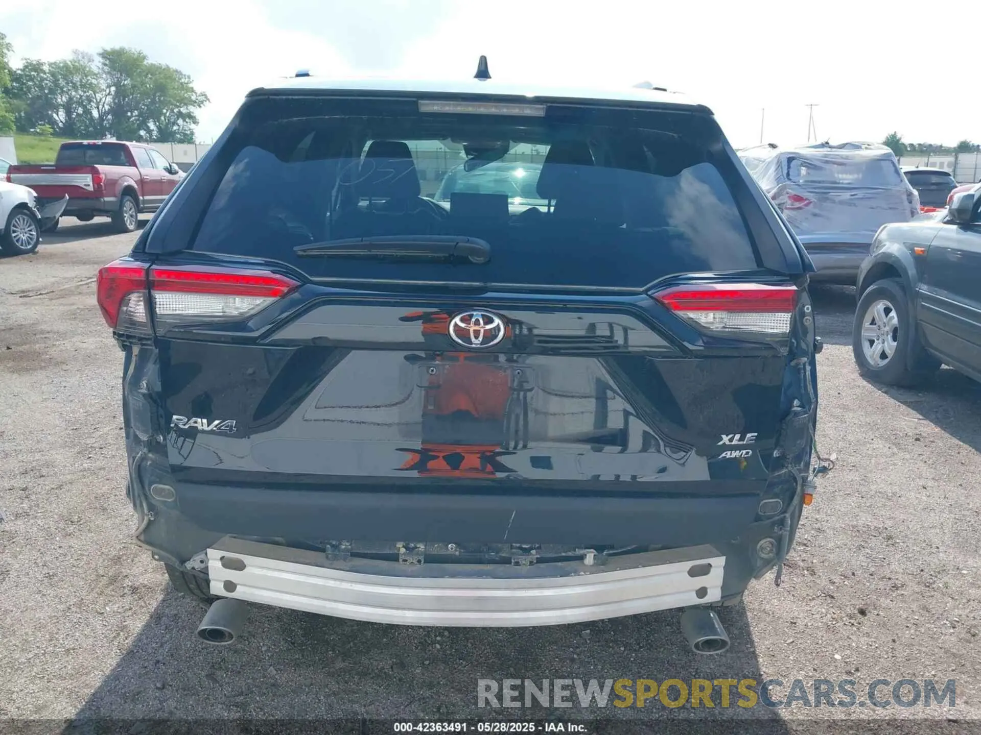 17 Photograph of a damaged car 2T3A1RFV1SW517279 TOYOTA RAV4 2025