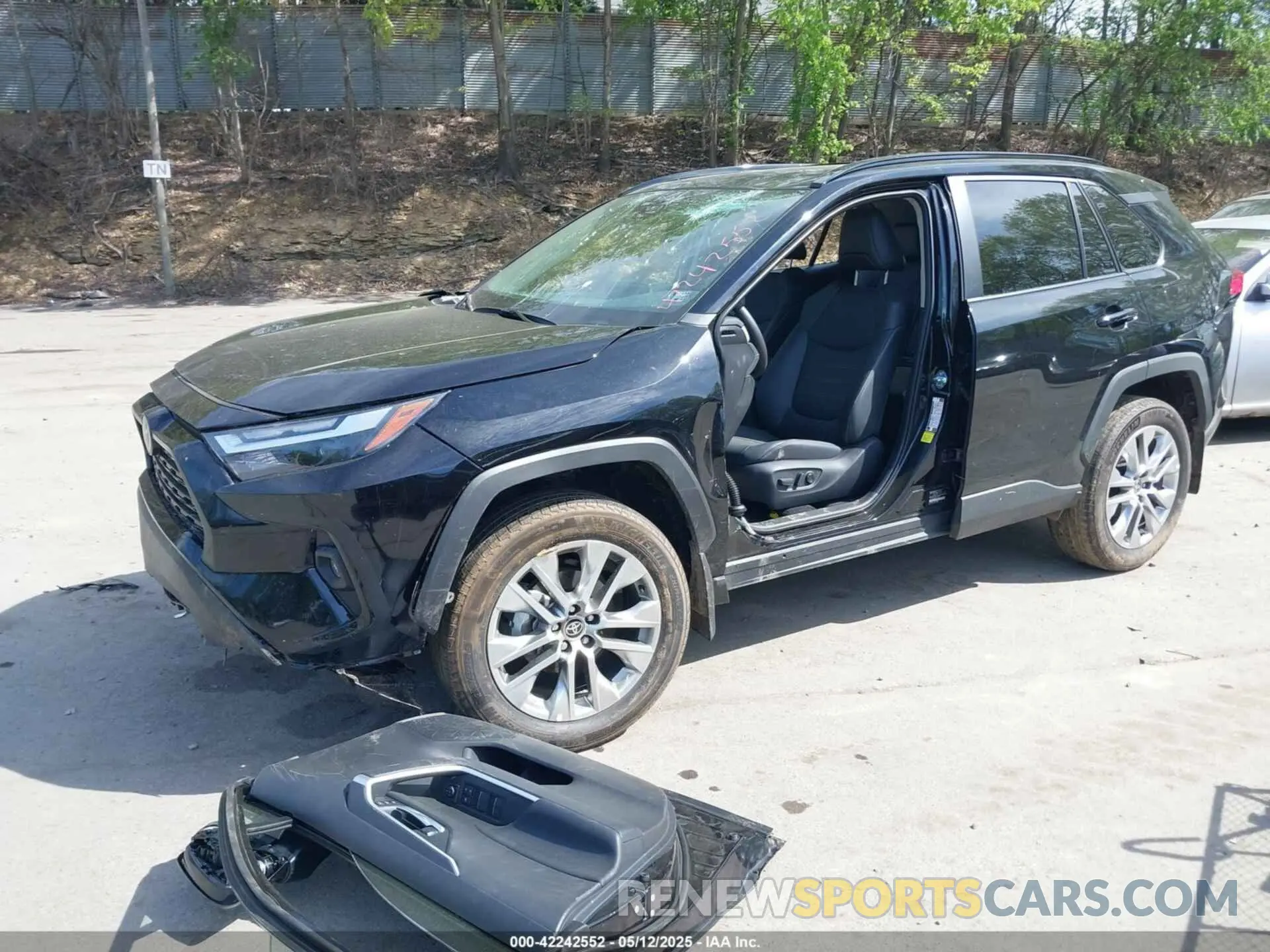 2 Photograph of a damaged car 2T3A1RFV5SC510207 TOYOTA RAV4 2025