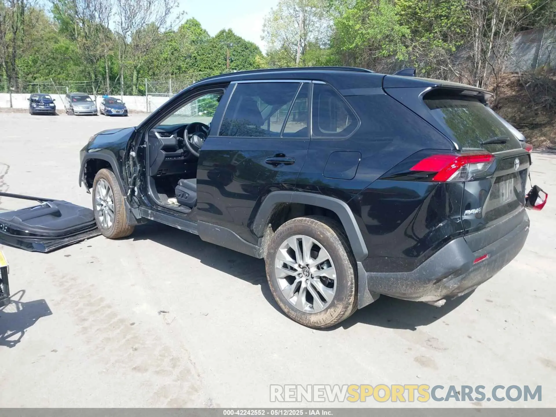 3 Photograph of a damaged car 2T3A1RFV5SC510207 TOYOTA RAV4 2025