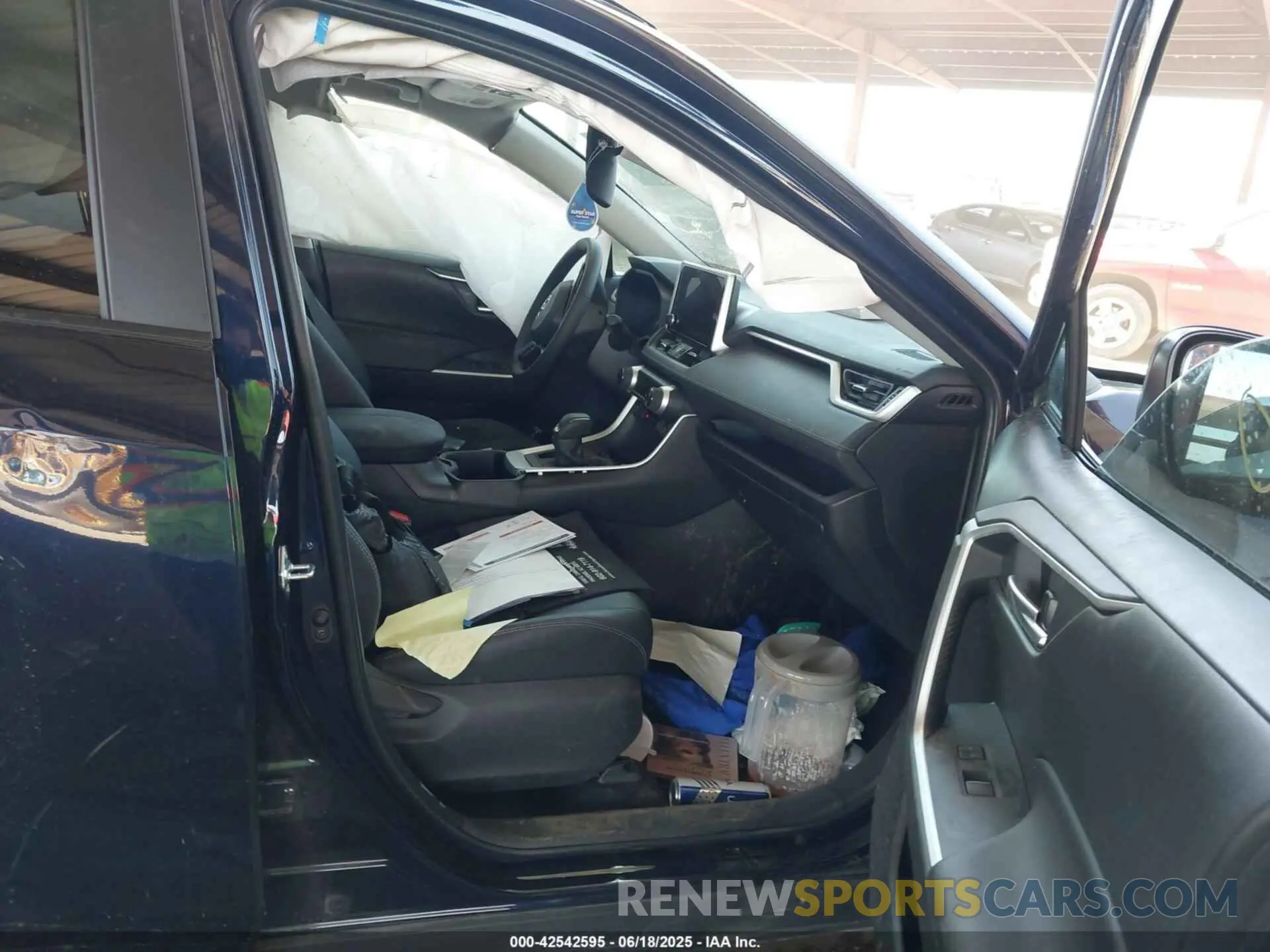 5 Photograph of a damaged car 2T3A1RFV5SW537633 TOYOTA RAV4 2025