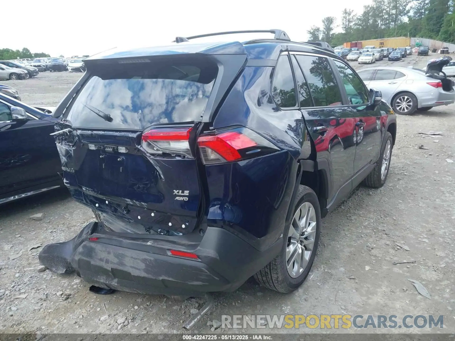 4 Photograph of a damaged car 2T3A1RFV7SW514631 TOYOTA RAV4 2025